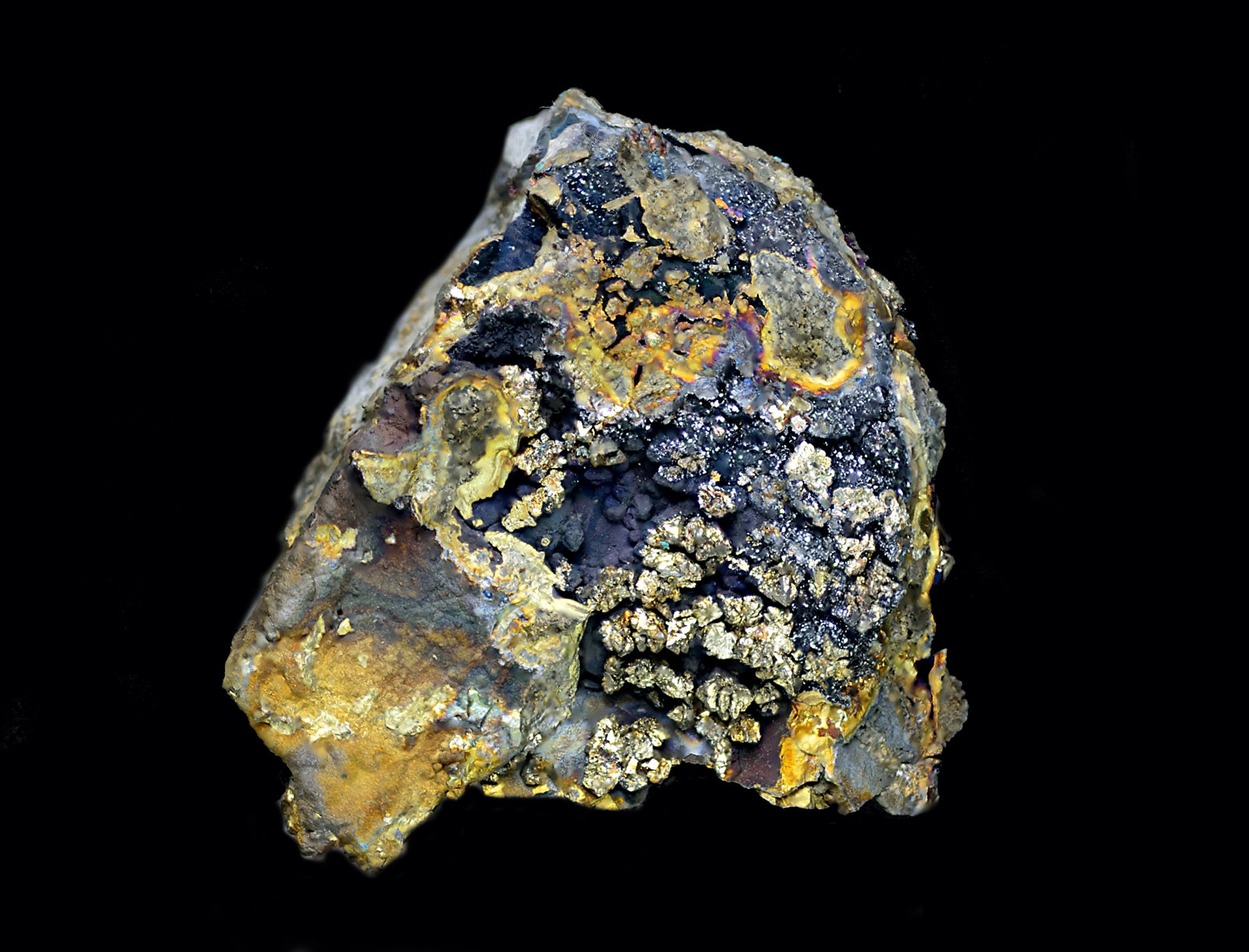 Calcopirita
63x68x61 mm
(Autor: Antonio Carmona)