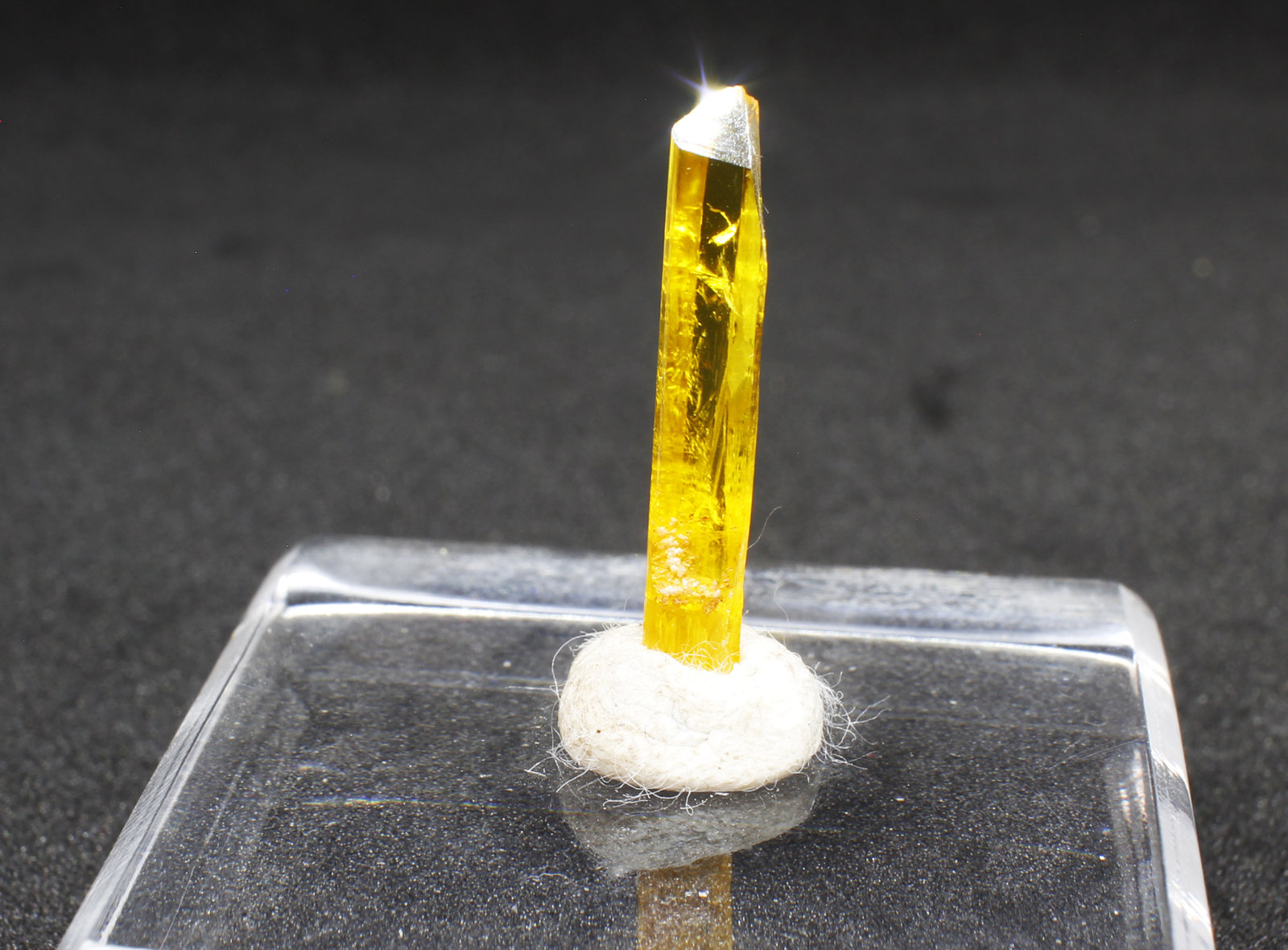 Legrandita
3x20x 3 mm
(Autor: Luis Edmundo Sánchez Roja)