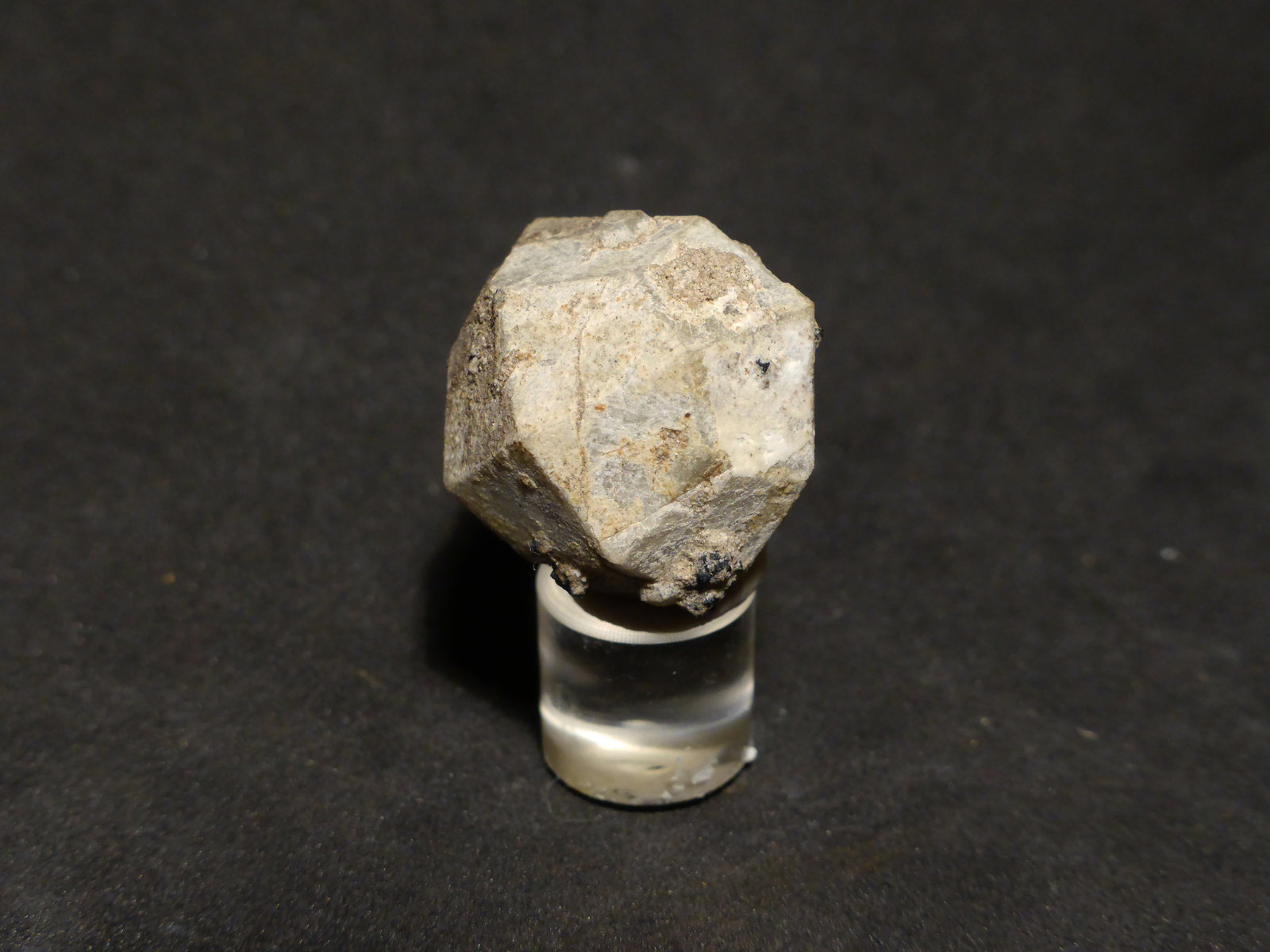 Leucita
2x2 cm
(Autor: Ander Ispizua Juan)
