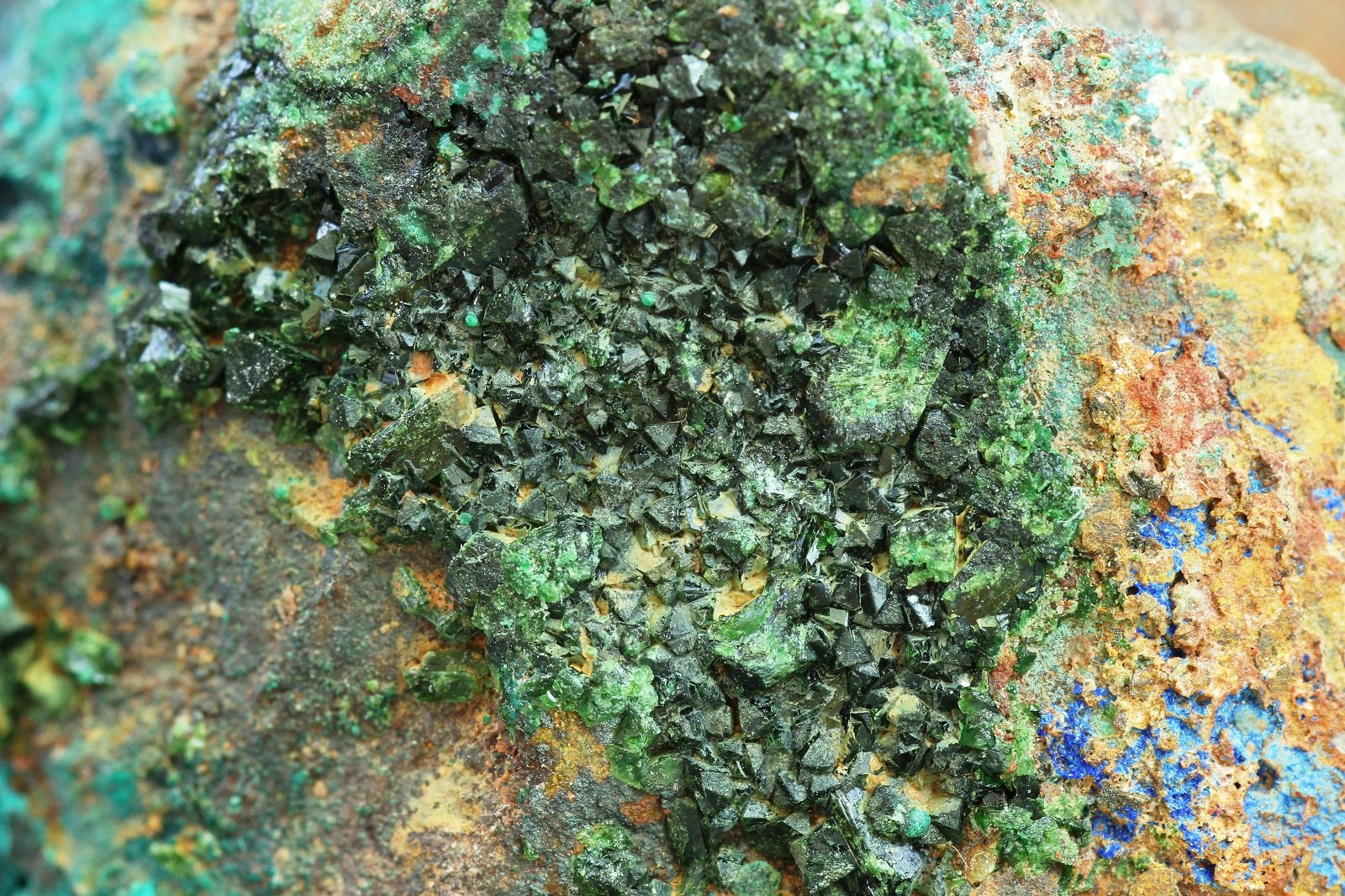 Libethenita
83X45X44 mm
(Autor: Juan Espino)