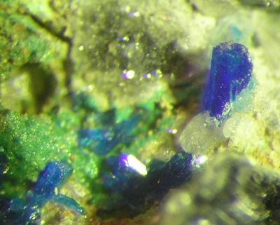 Linarita
Cristal de 1,5 mm.
(Autor: Adrian Pesudo)