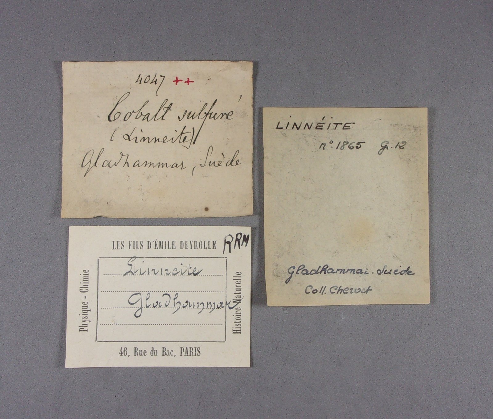 _Etiquetas Linneita.
5,9 x 3,9 x 2,8 cm. 116,7 g.
(Autor: J. G. Alcolea)