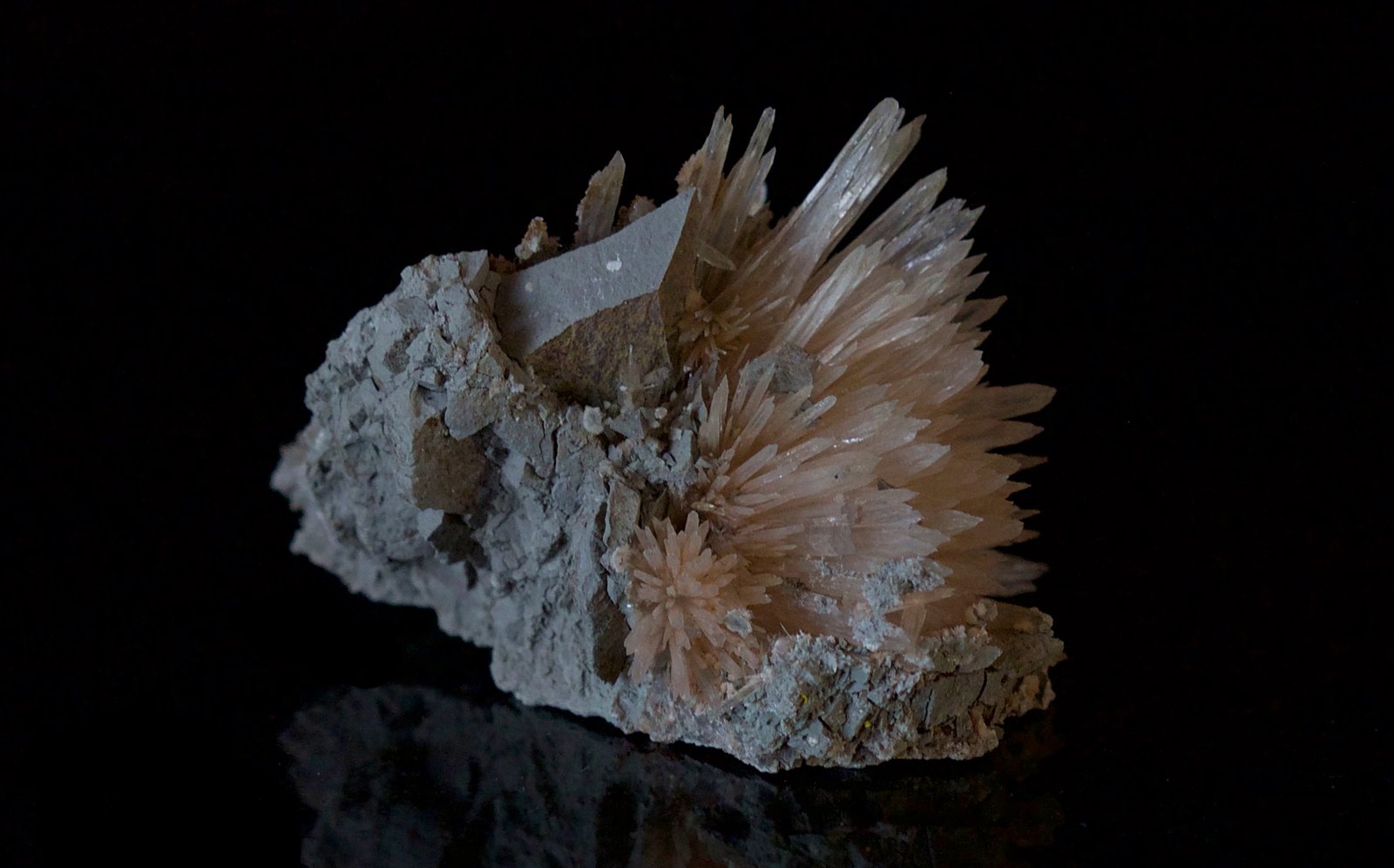 Aragonito
3.5 x 3 cm
(Autor: Ángel Rodríguez Benavent)