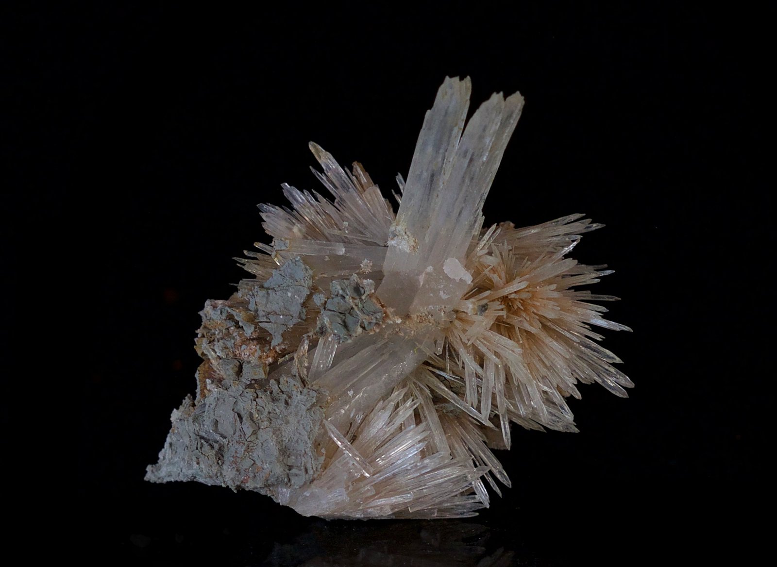 Aragonito
3.5 x 3 cm
(Autor: Ángel Rodríguez Benavent)