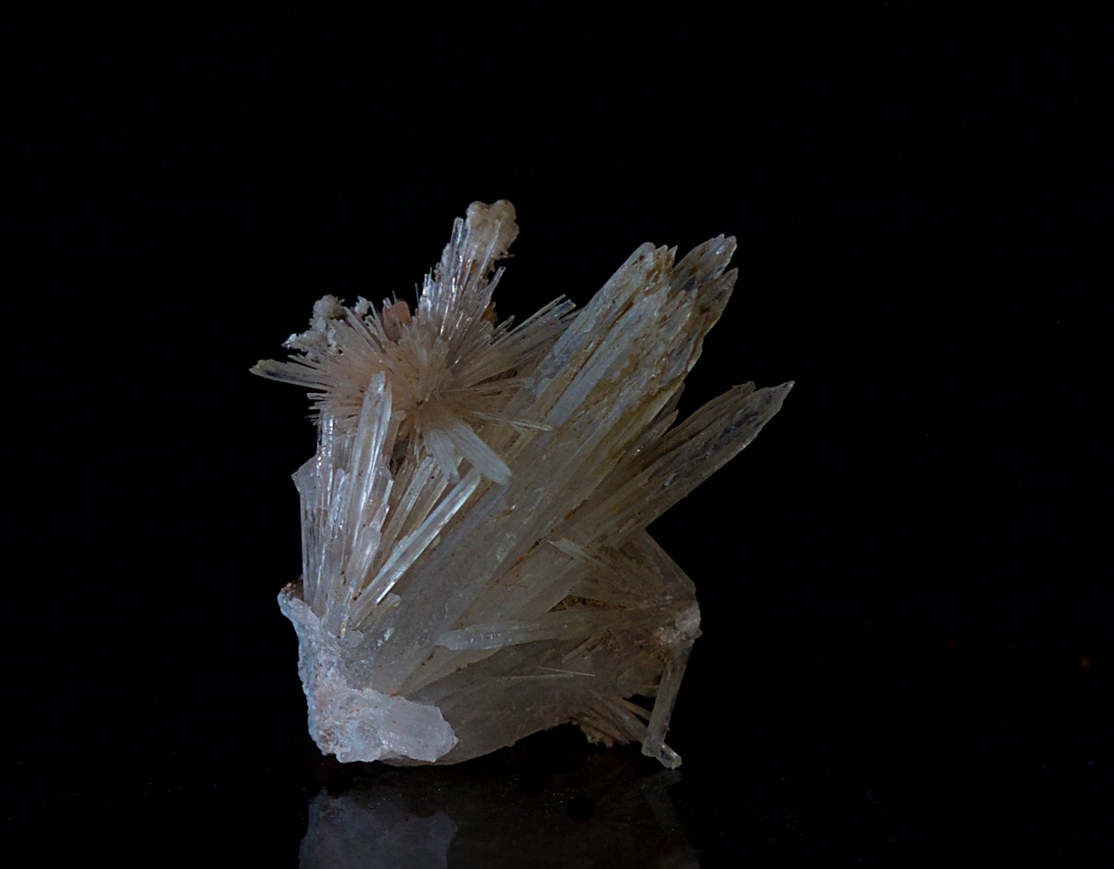 Aragonito
3 x 2.5 cm
(Autor: Ángel Rodríguez Benavent)