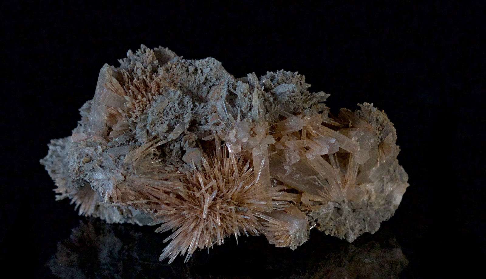 Aragonito
3 x 5.5 cm
(Autor: Ángel Rodríguez Benavent)