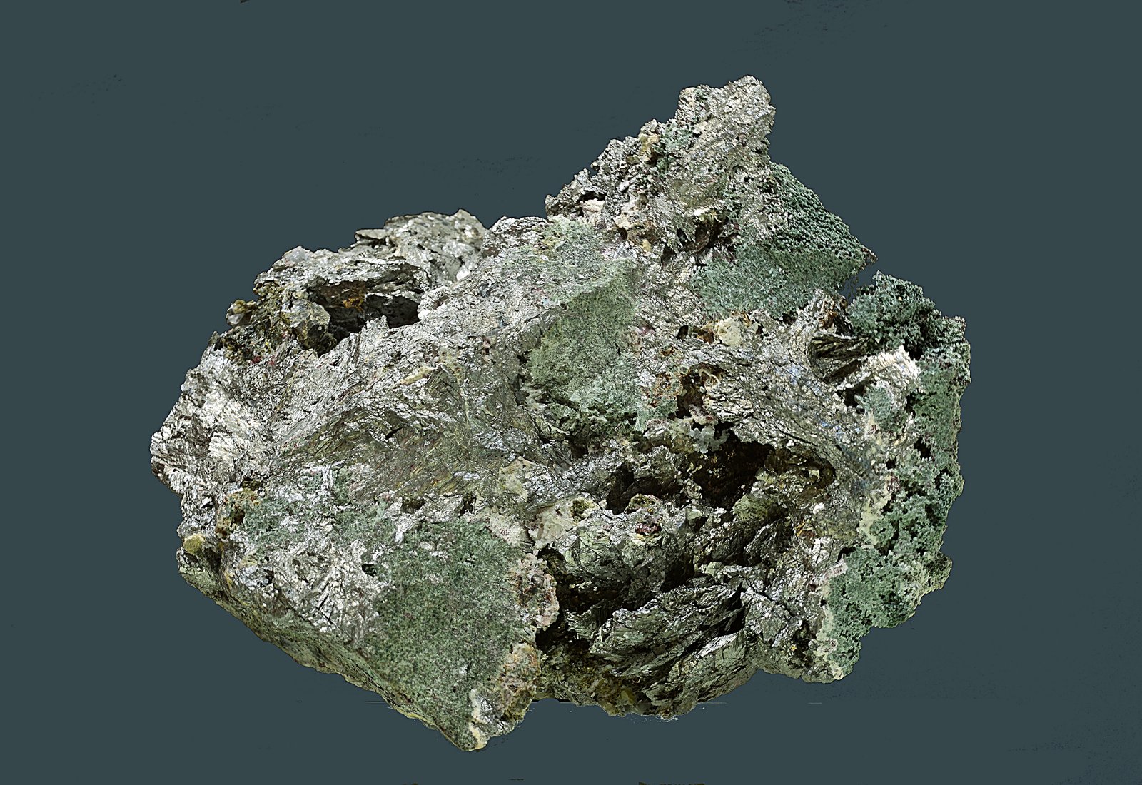Löllingita
10 x 7 cm
(Autor: Antonio Carmona)