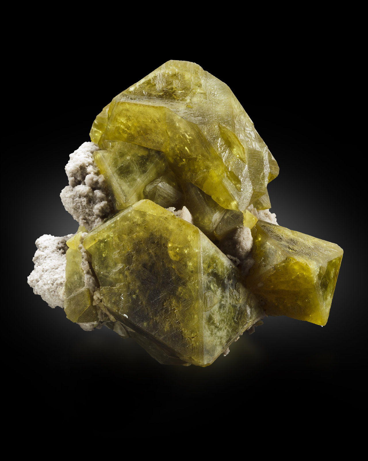 Londonita
5.5 x 5 x 3 cm / Cristal principal: 3.7 cm
(Autor: Museo MIM)