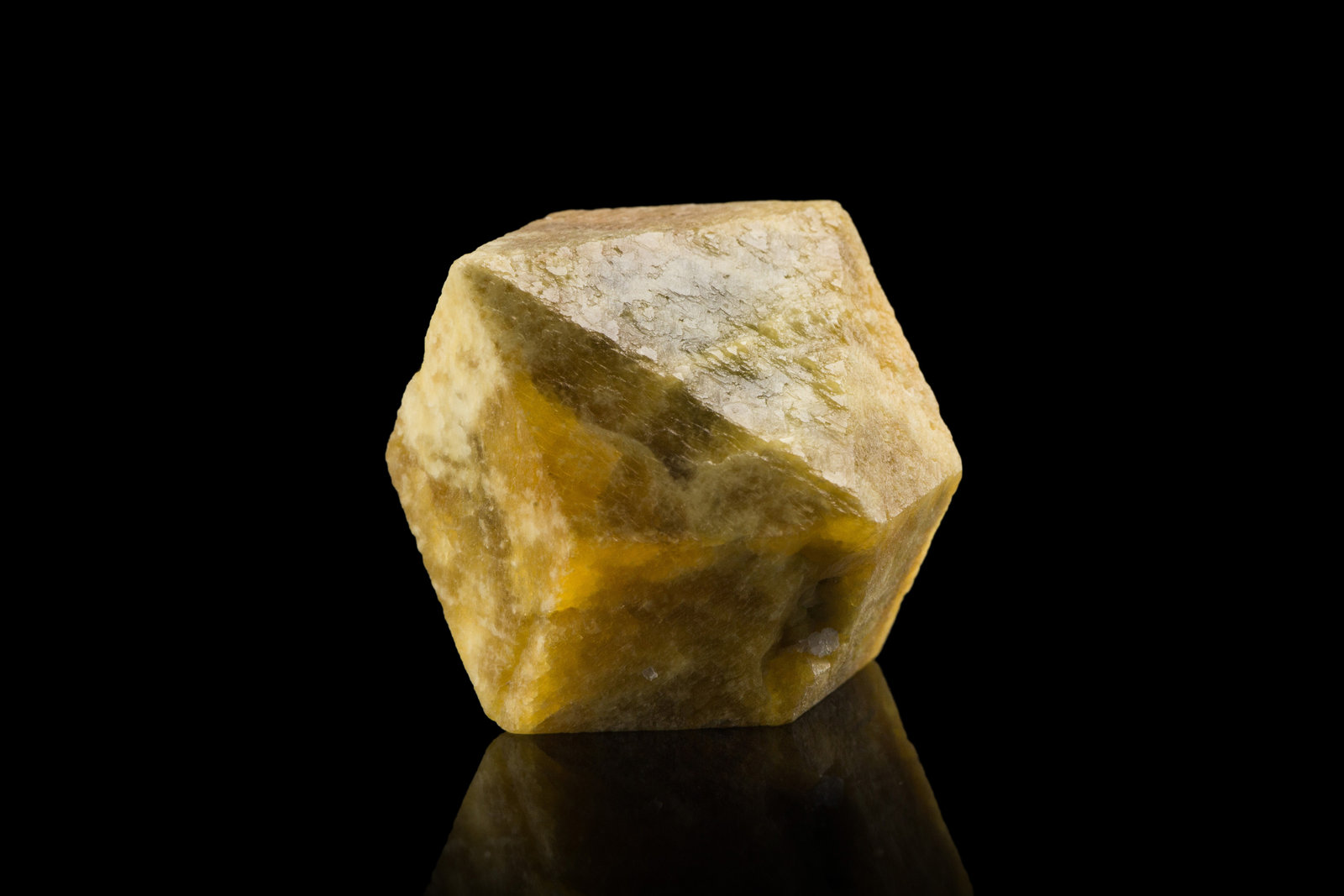 Londonita
3.5 x 2.5 x 2.5 cm
(Autor: Museo MIM)