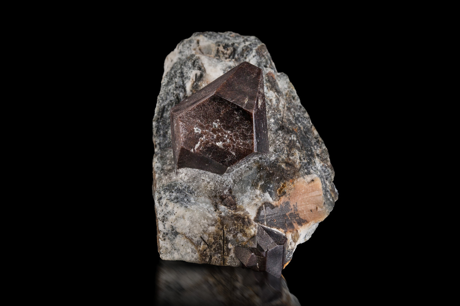 Lorenzenita
4 x 4 x 3.5 cm / Cristal principal: 2.4 cm.
(Autor: Museo MIM)