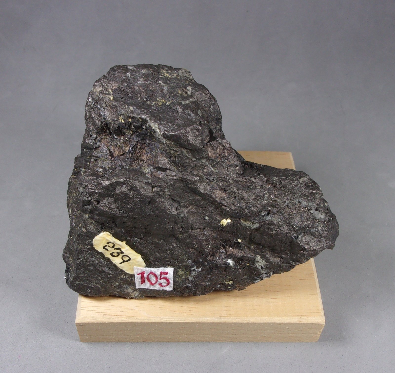 Luzonita
8,5 x 7,5 x 6,5 cm.
(Autor: J. G. Alcolea)