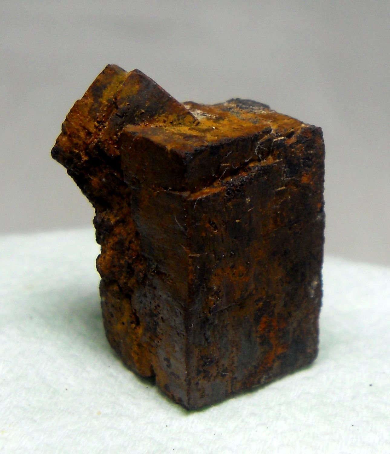limonita pseudomórfica Pirita
15x10x10 mm
(Autor: Luis Ramón Coves)