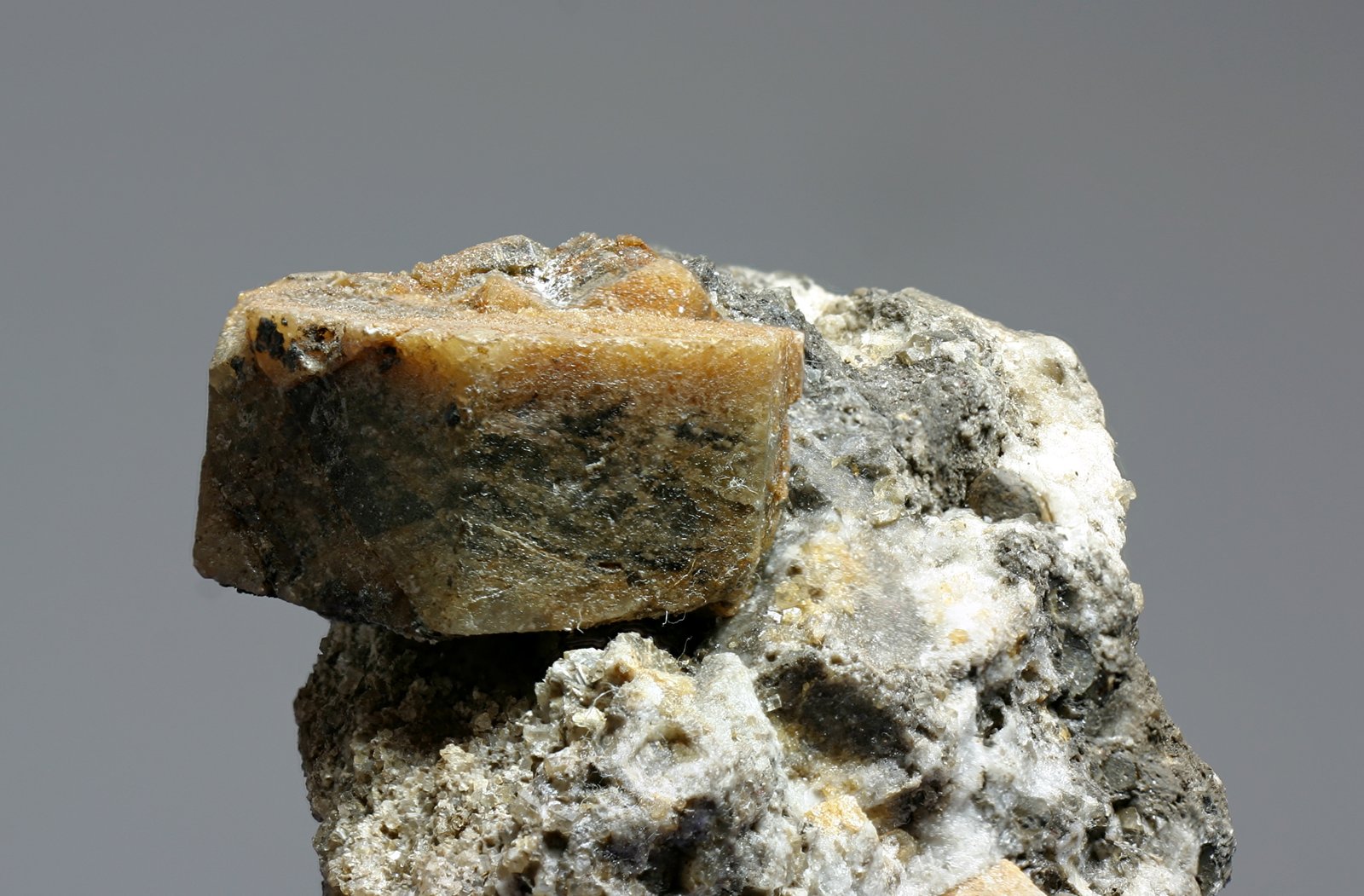 Magnesita (variedad pistomesita)
cristal 25x25 mm
(Autor: Ramon A  Lopez Garcia)