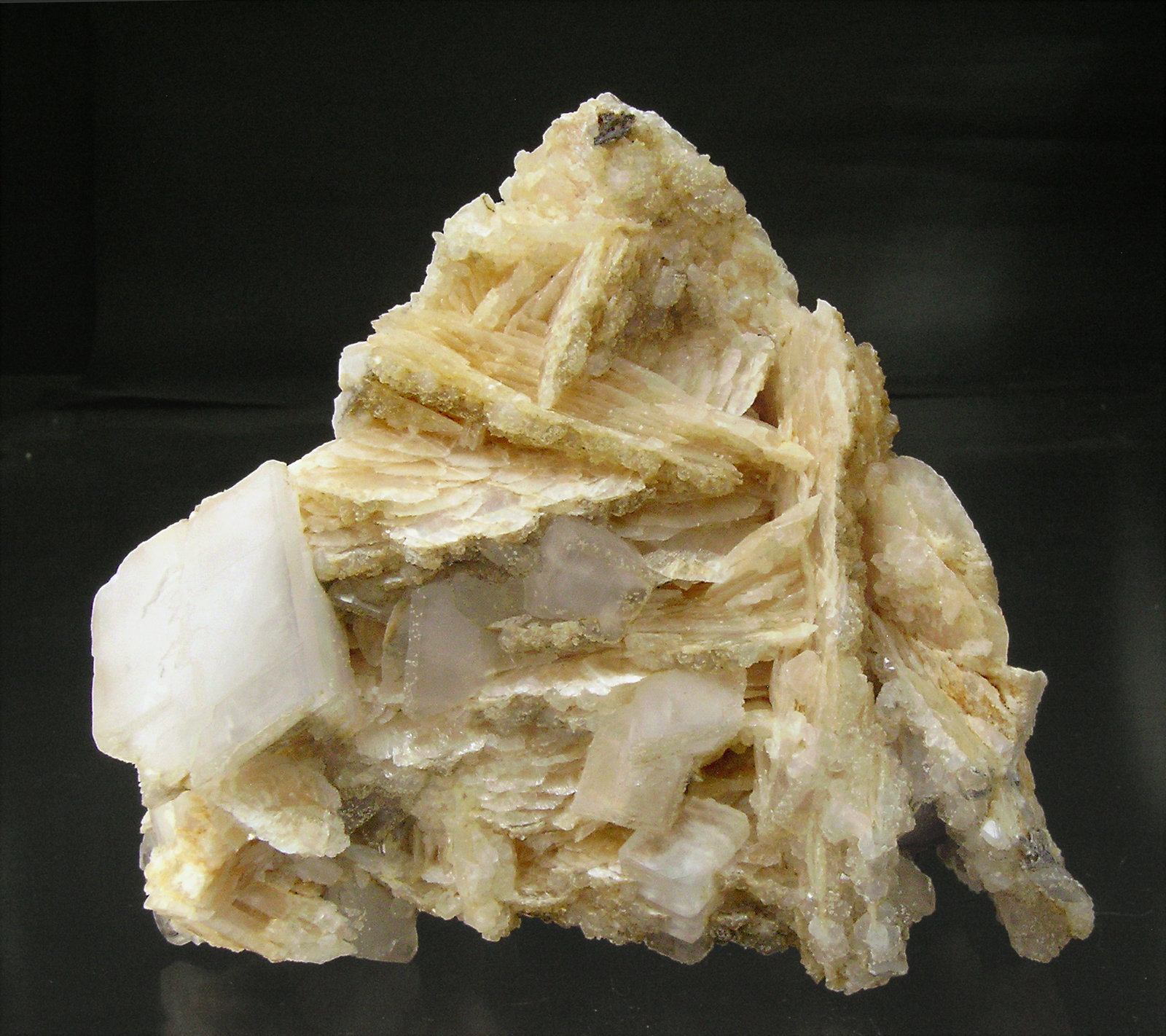 Magnesita
10 × 8.8 × 5.7 cm.
(Autor: Antonio P. López)
