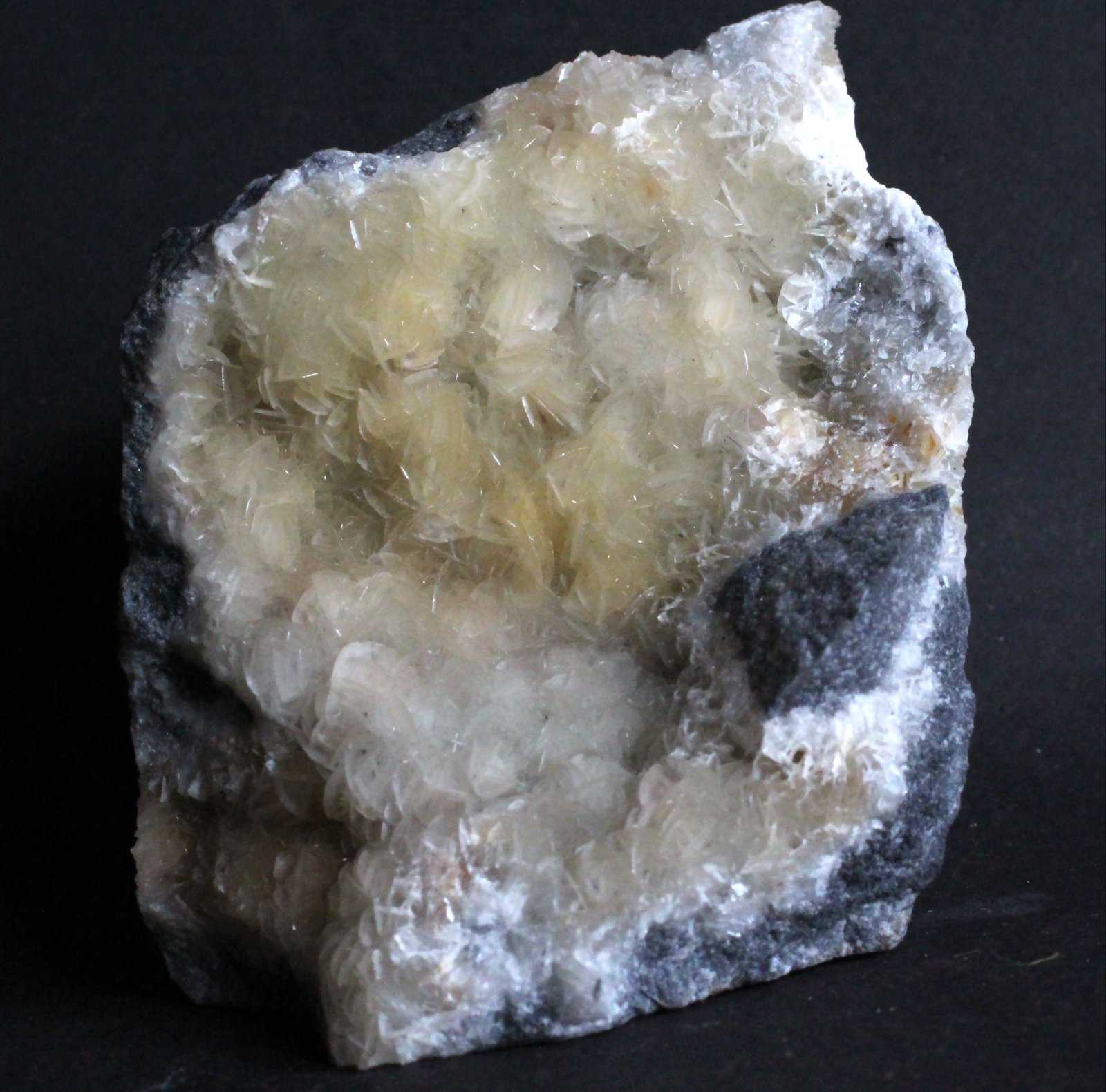 Magnesita
74 x 64 x 48 mm
(Autor: José Luis Zamora)