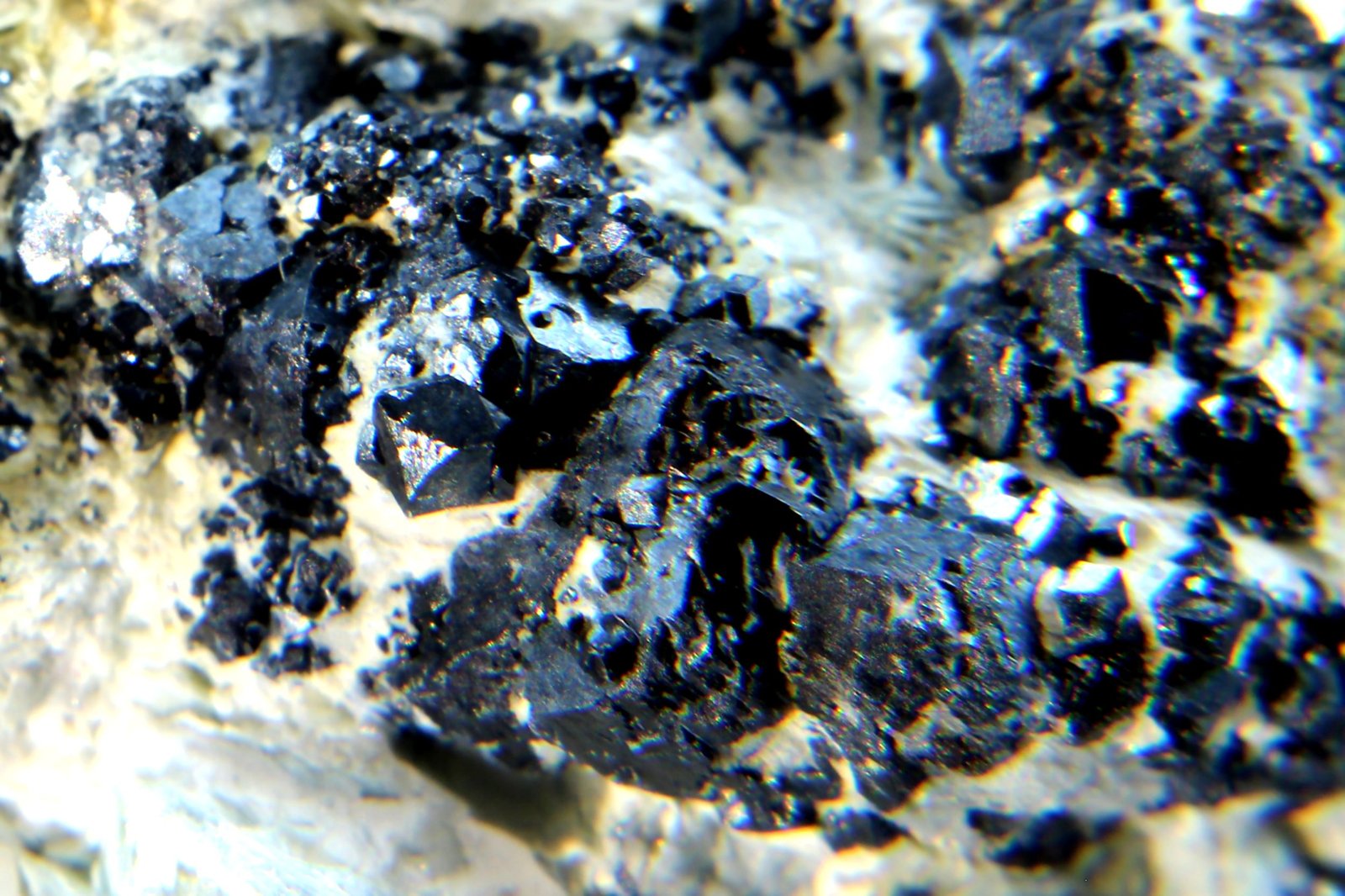 Magnetita
35 x 25 x 23 mm.
(Autor: José Luis Zamora)