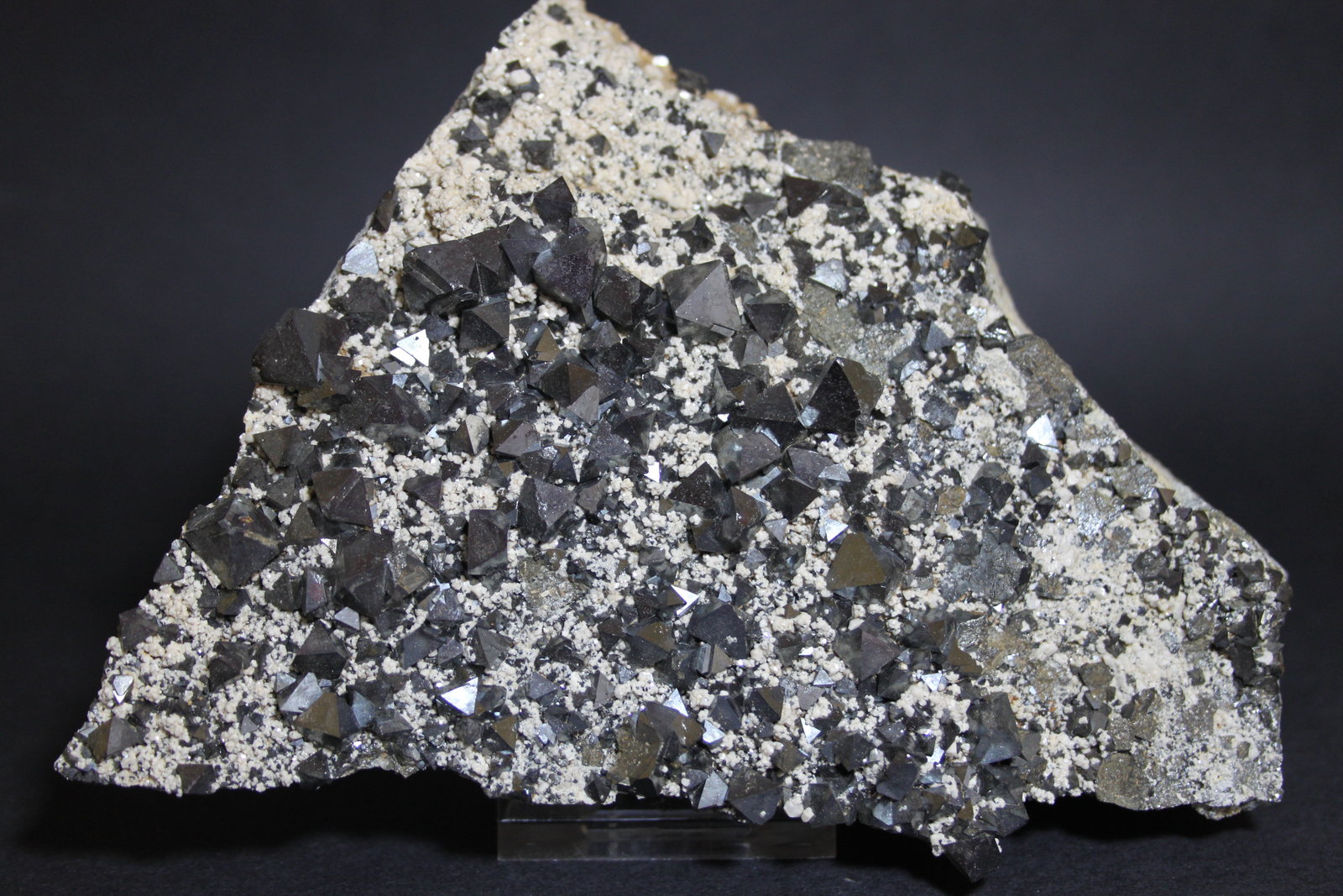 Magnetita
120 x 120 mm
(Autor: Joaquin Blanco Cortina)
