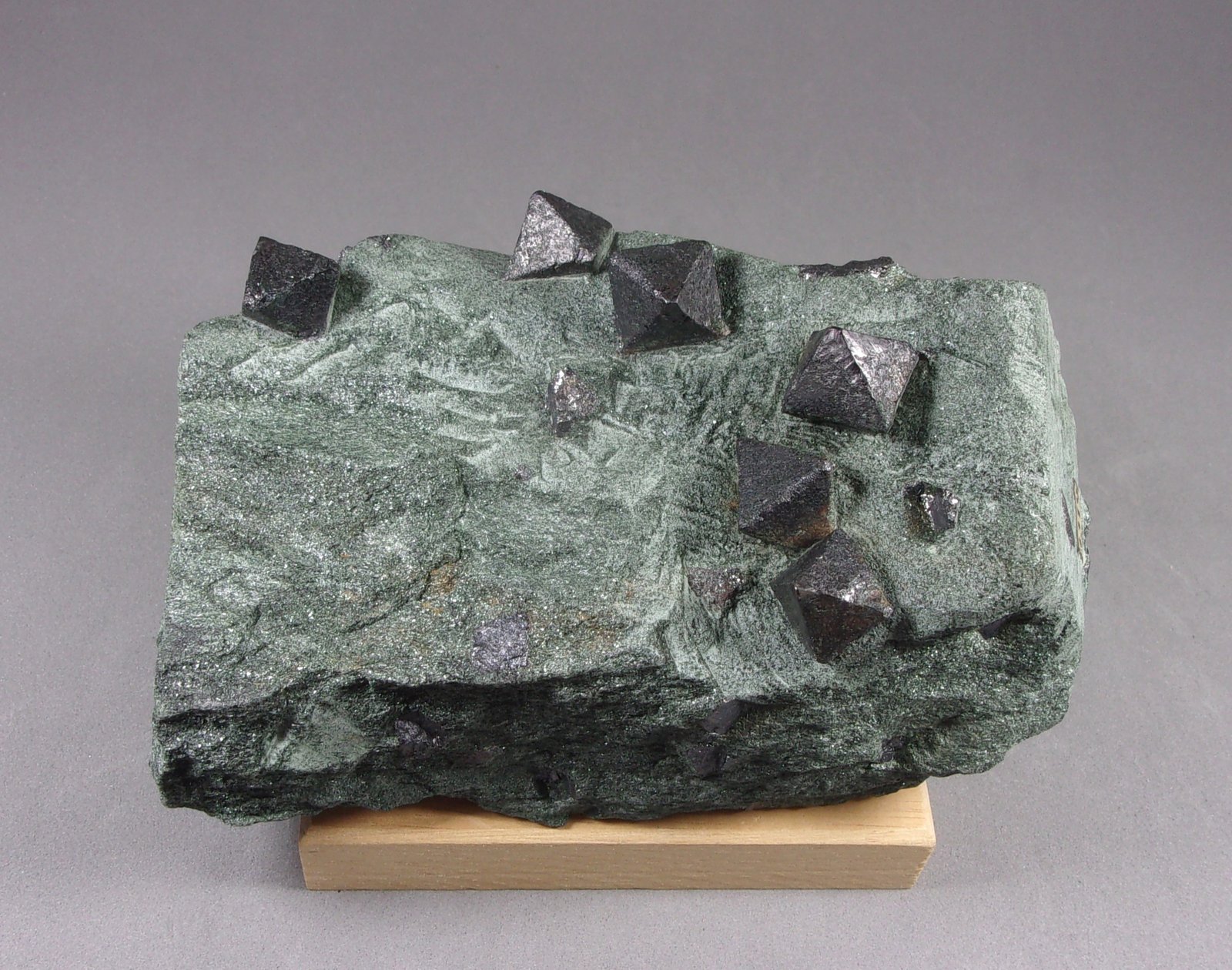 Magnetita
11,6 × 8,2 × 5,5 cm.
(Autor: J. G. Alcolea)