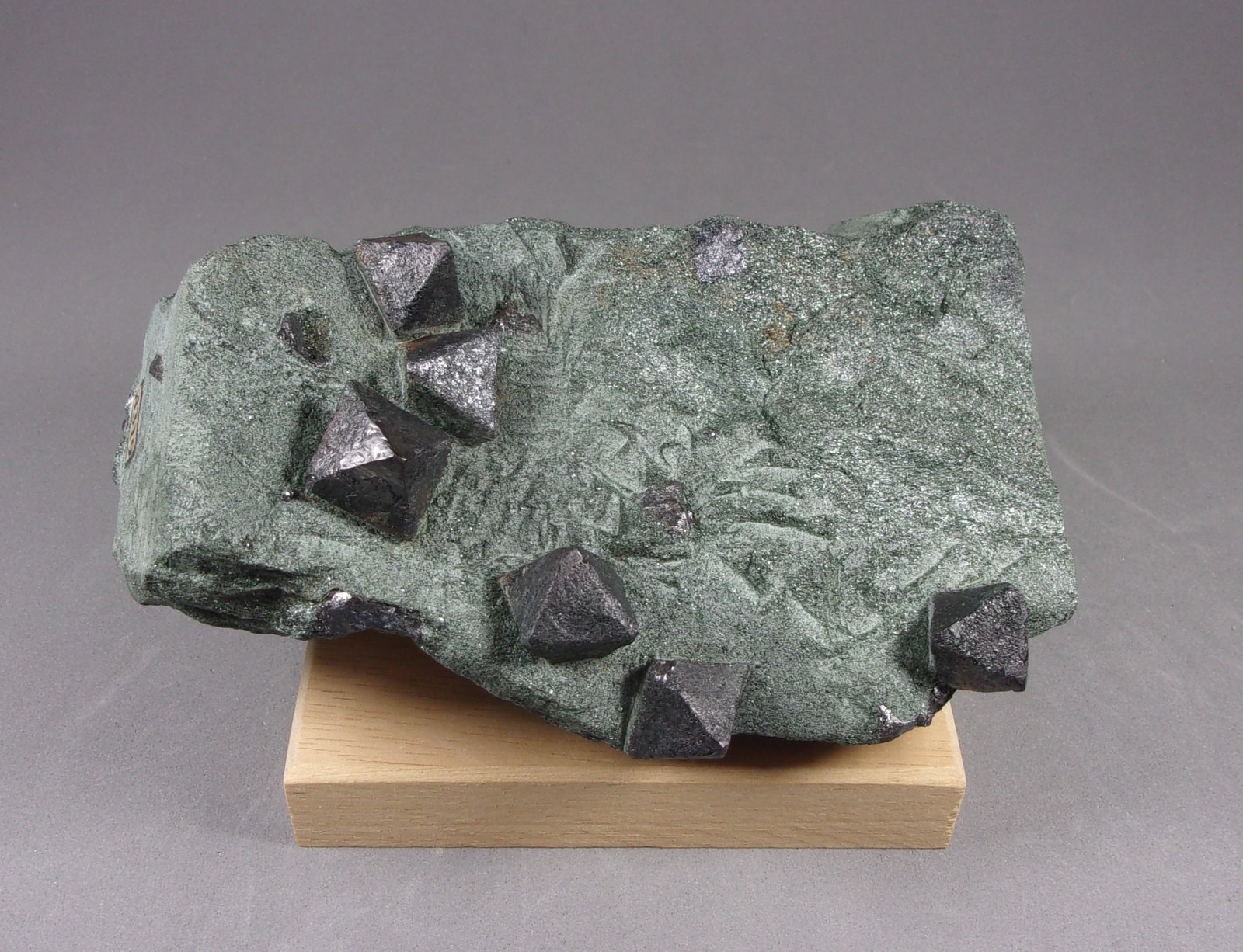 Magnetita
11,6 × 8,2 × 5,5 cm.
(Autor: J. G. Alcolea)
