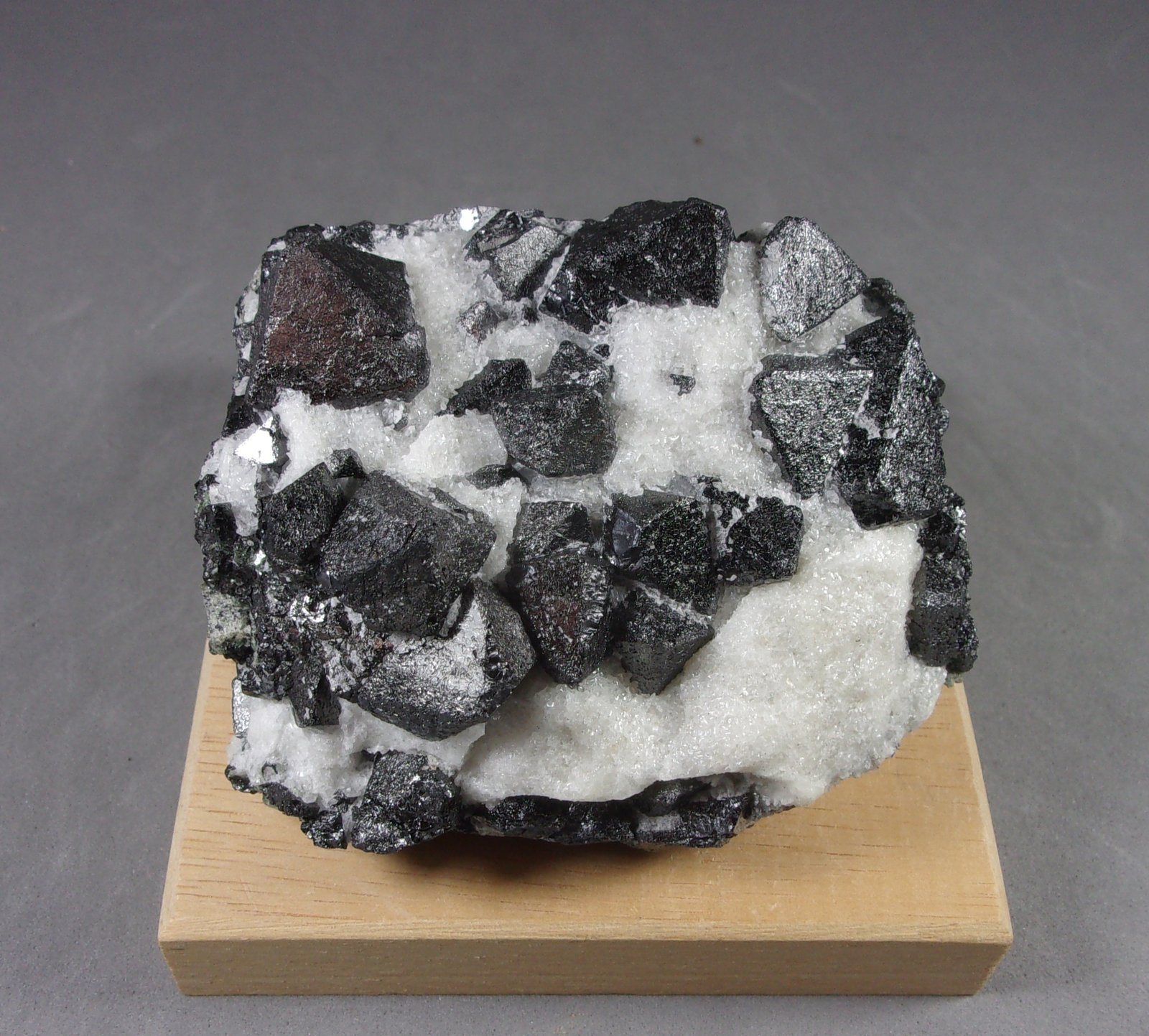 Magnetita
7,3 x 6 x 3,3 cm.
(Autor: J. G. Alcolea)