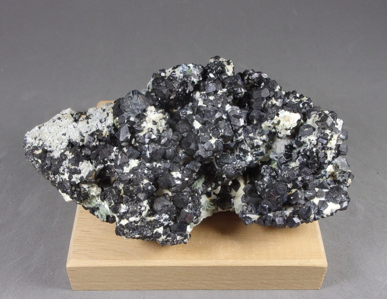 Magnetita
10,5 x 4,7 x 4,5 cm.
(Autor: J. G. Alcolea)