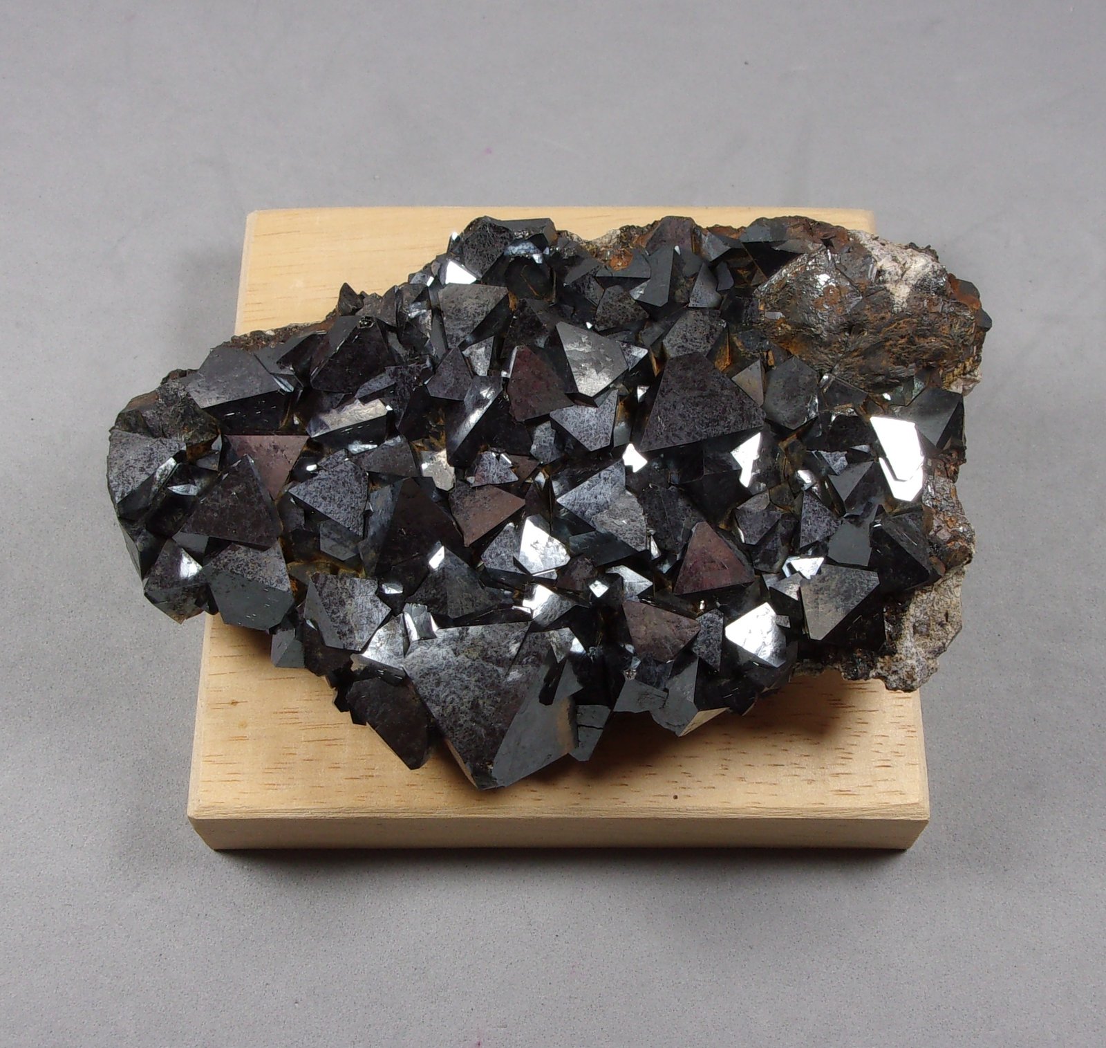 Magnetita
10 x 6,5 x 4 cm.
(Autor: J. G. Alcolea)