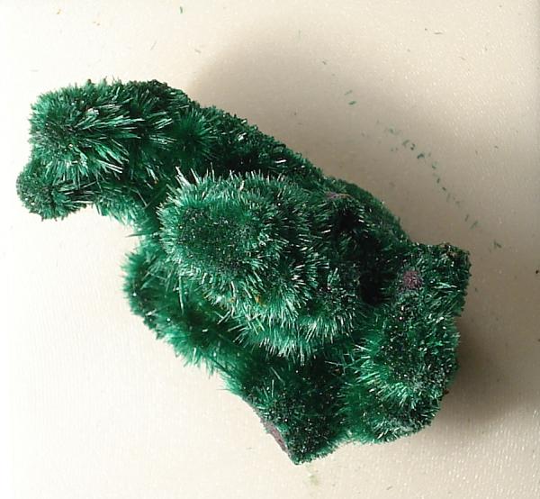 Malaquita, cuprita
3 x 1 cm.
(Autor: Echevarria)