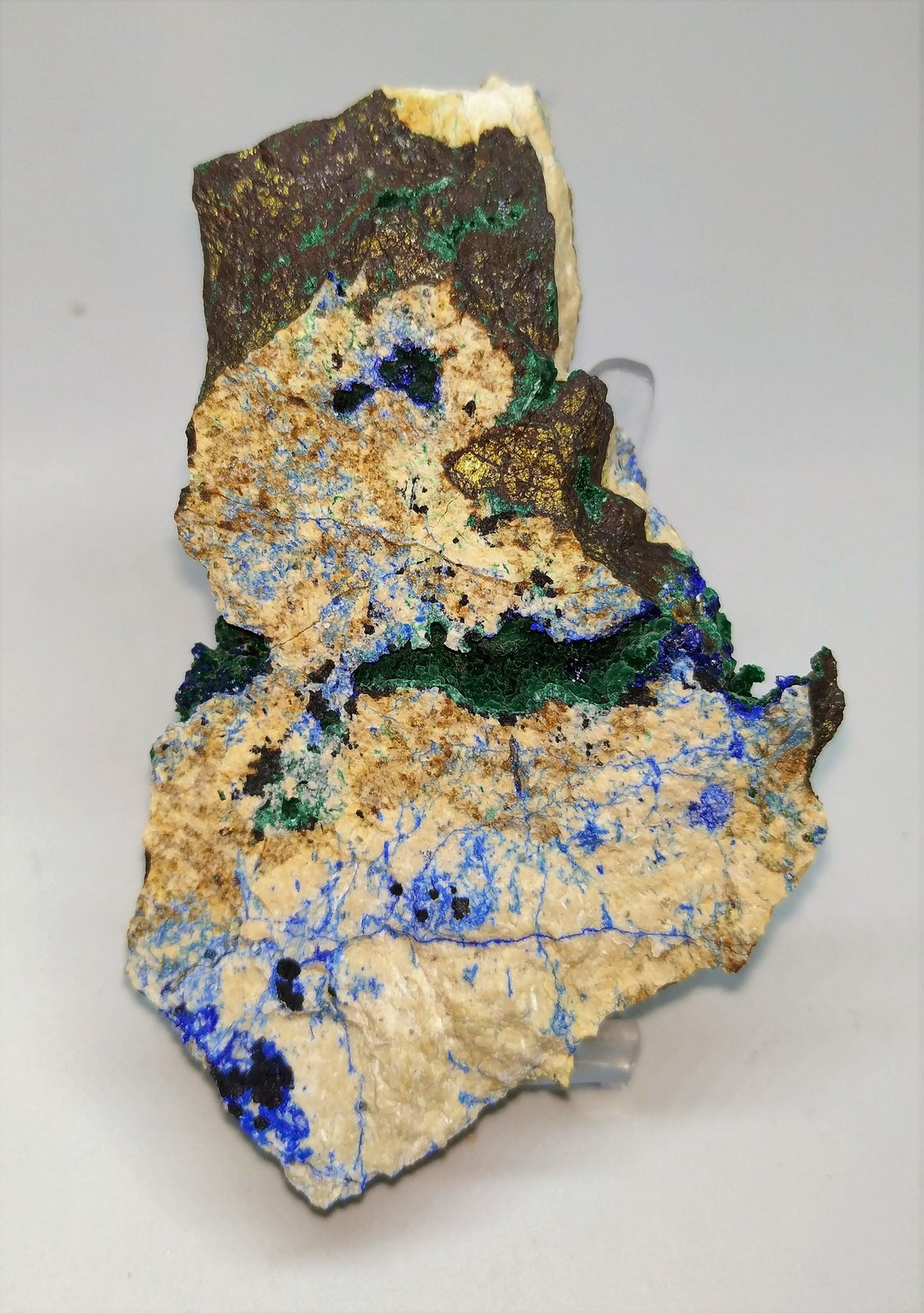 Malaquita, Azurita, Calcopirita
10cmx6cm
(Autor: Adri Rodríguez)