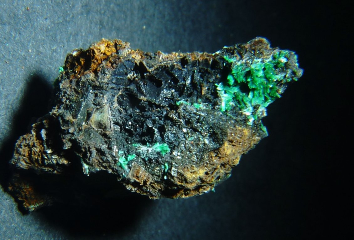 Malaquita y Siderita.
20x12 mm.
(Autor: Jesus Franquesa Baucells)