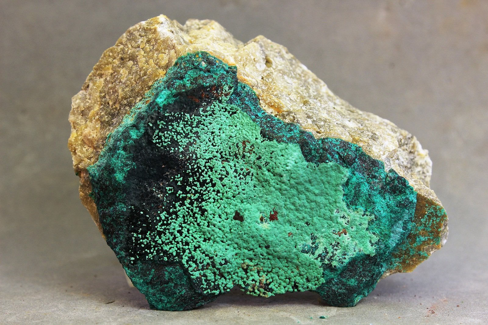 Malaquita
72X55X23 mm
(Autor: Juan Espino)