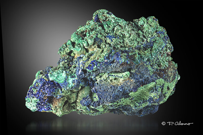 Malaquita con Azurita
Mina M'Fouati, M'Fouati, Distrito M'Fouati, Departamento Bouenza, Región Bouenza, Congo, República del
5,5cm x 8cm x 4,5cm
(Autor: Pere Alonso)