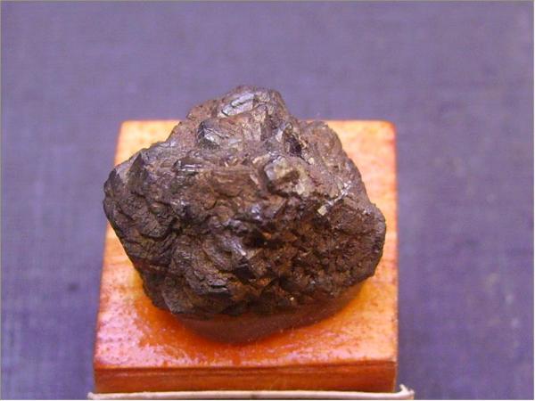Hematites pseudomórfico tras marcasita
1,5 x 1,2 cm.
(Autor: Antonio Alcaide)
