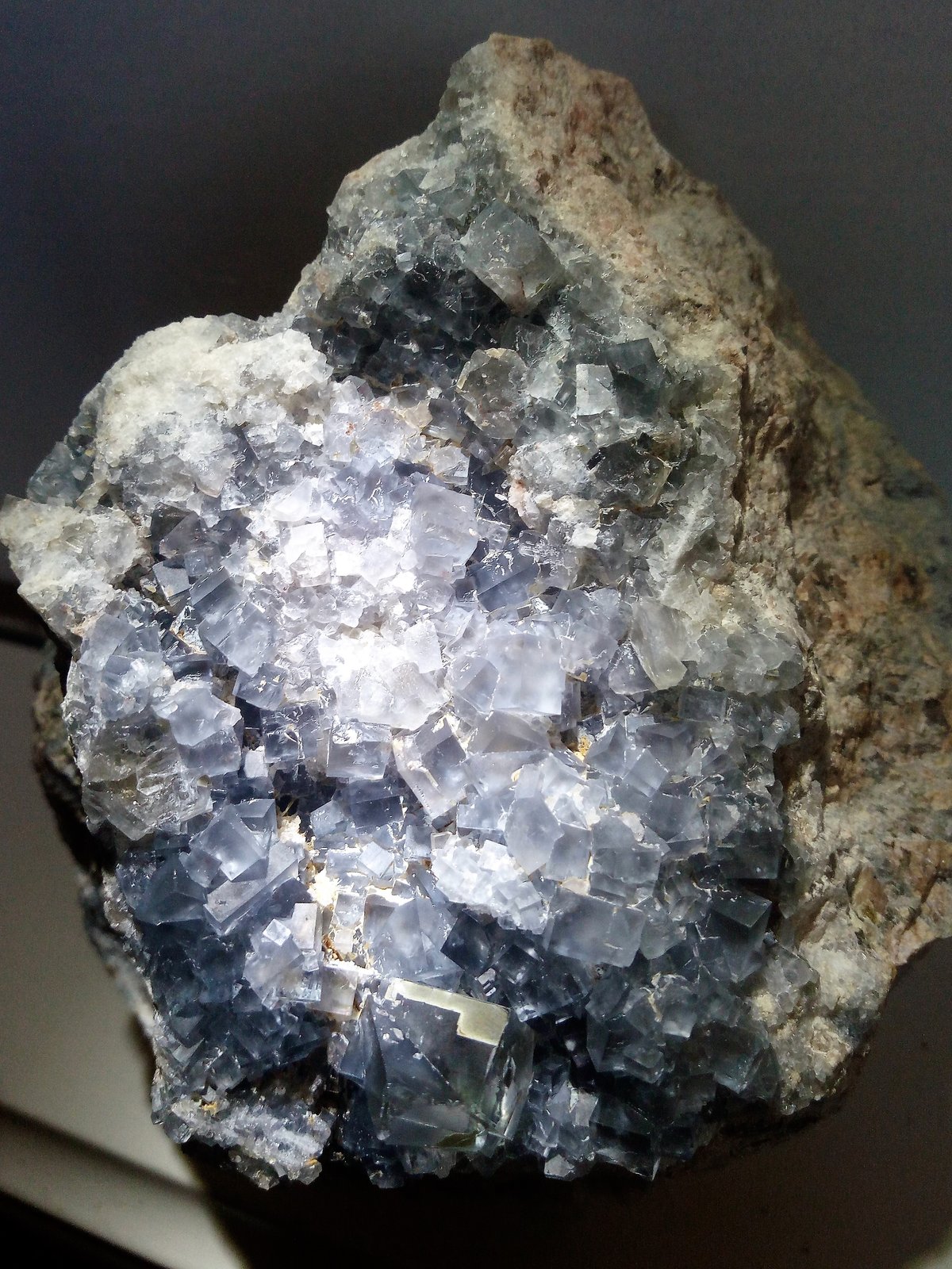 Fluorita
9x7 cm.
(Autor: Adri Rodríguez)