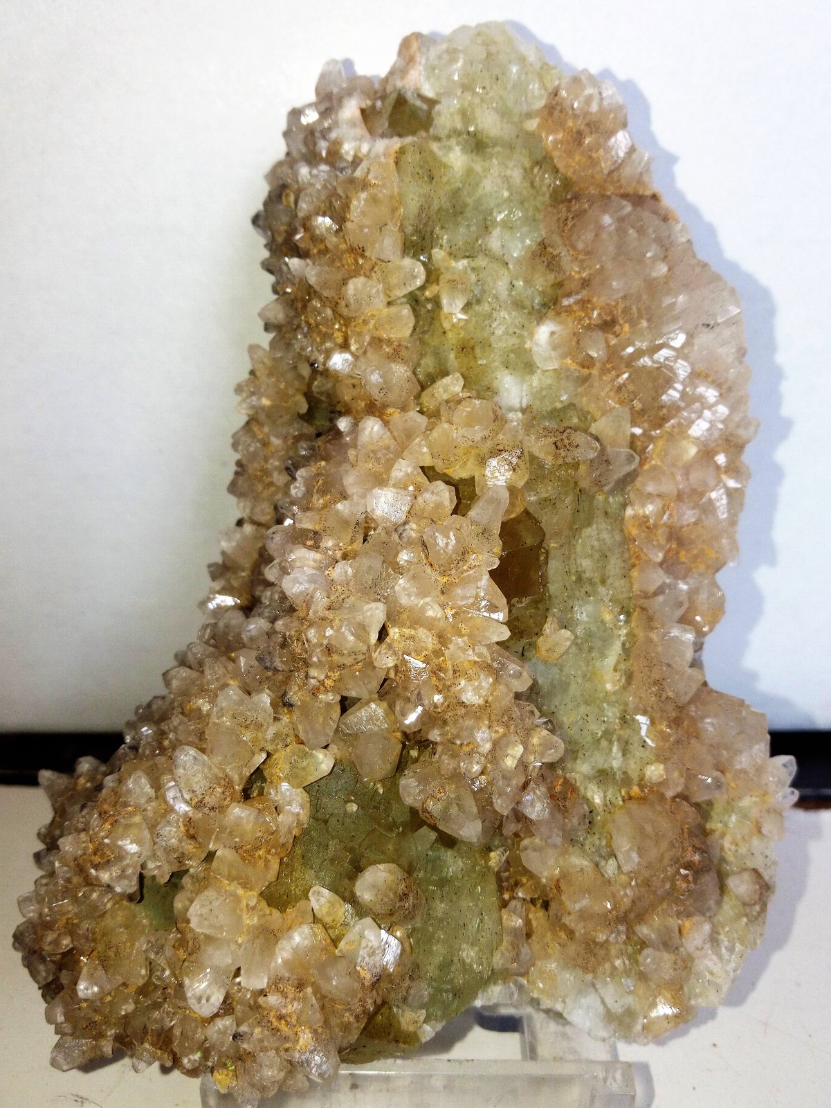 Calcita, Fluorita
11x7,5 cm.
(Autor: Adri Rodríguez)