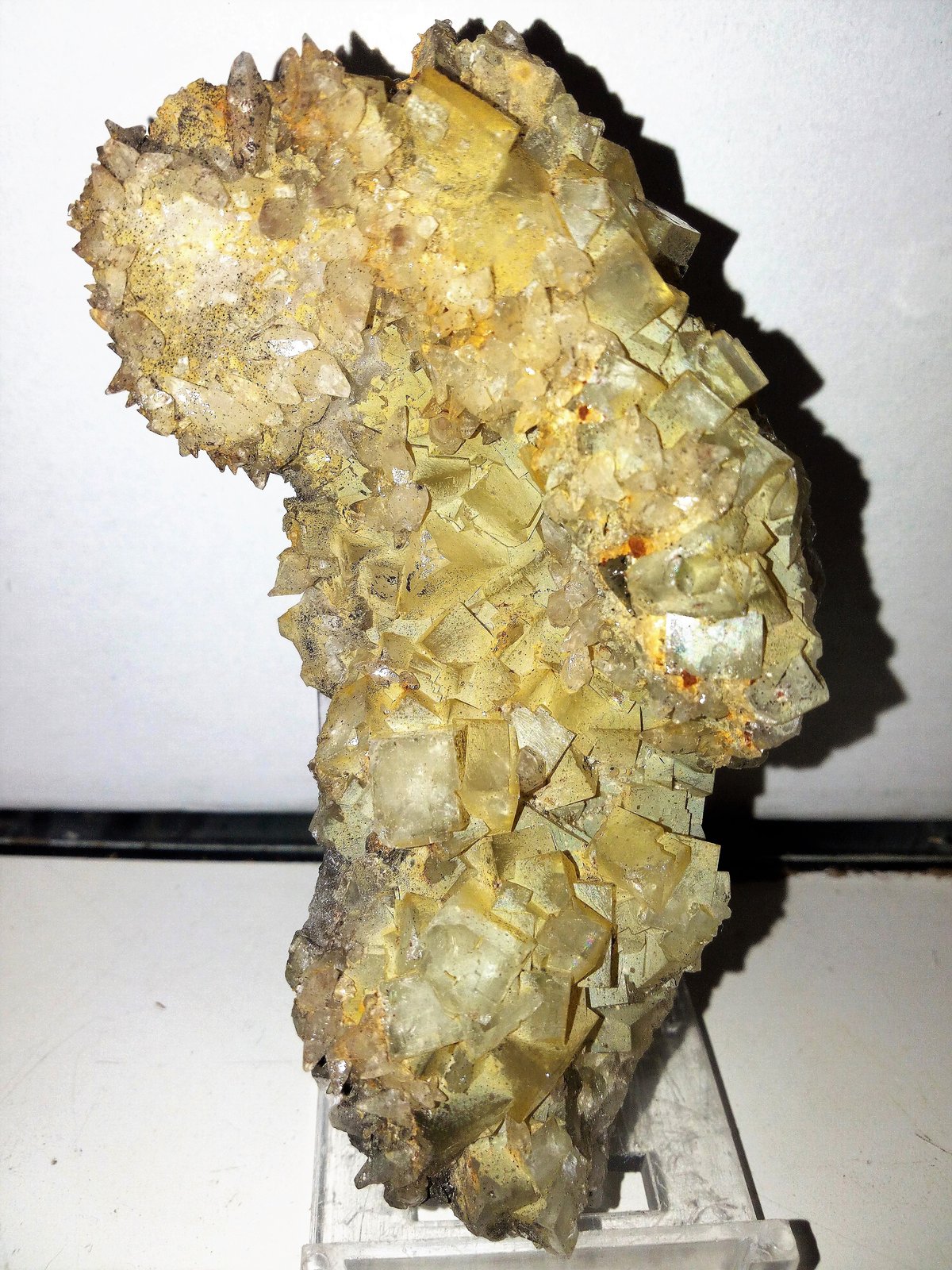 Fluorita, Calcita
9x5,5 cm.
(Autor: Adri Rodríguez)