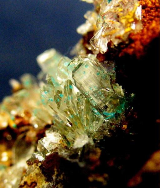 Hemimorfita, Rosasita
Cristales de 3-4 mm.
(Autor: Calita)