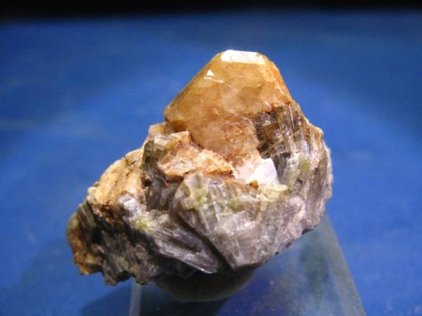 Granate (grupo)
Cristal de 1,5 cm.
(Autor: Calita)