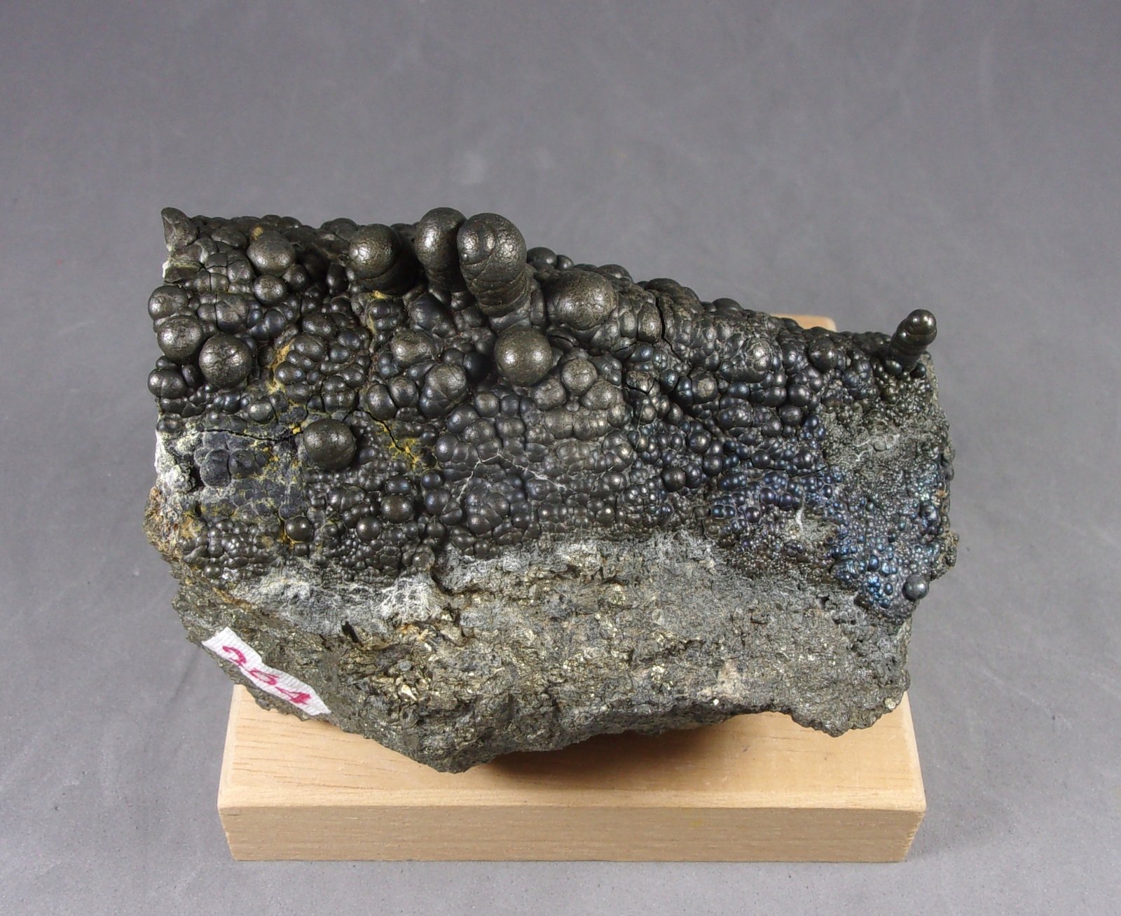 sulfuros de hierro (variedad melnikovita)
9 x 5,6 x 4,2 cm.
(Autor: J. G. Alcolea)