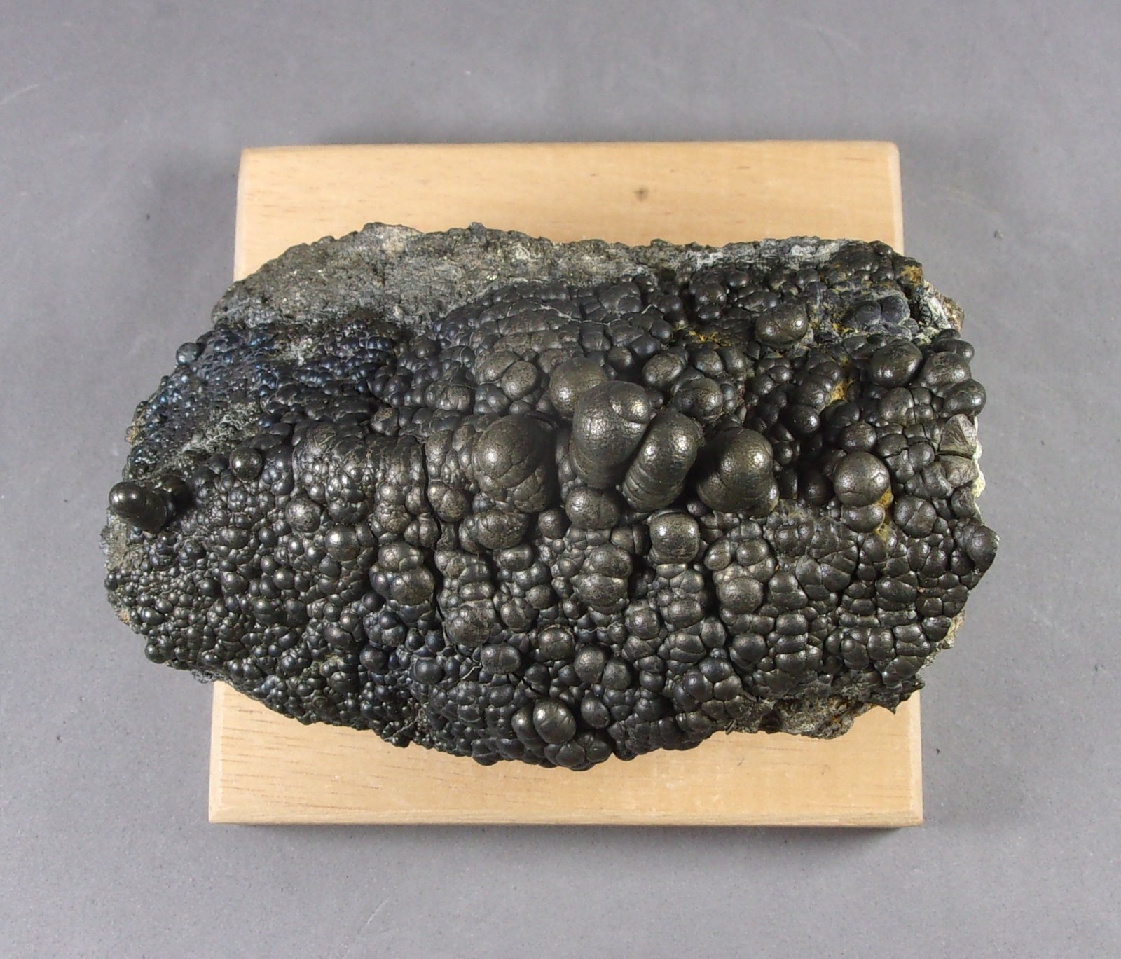 sulfuros de hierro (variedad melnikovita)
9 x 5,6 x 4,2 cm.
(Autor: J. G. Alcolea)