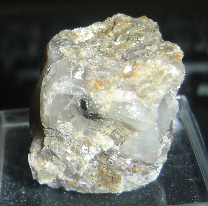 Microlita
Cristal con 5 x 6 x 5 mm
(Autor: Anisio Claudio)