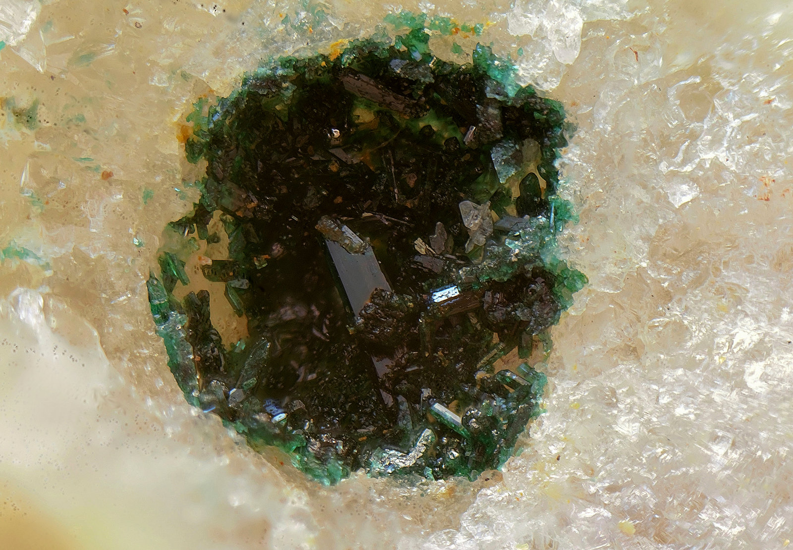Atacamita
Campo de visión de 3 mm
(Autor: Antonio Carmona)