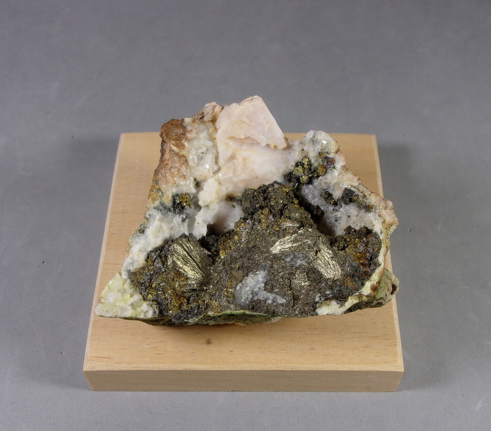 Millerita
7,2 x 6,2 x 5,3 cm.
(Autor: J. G. Alcolea)