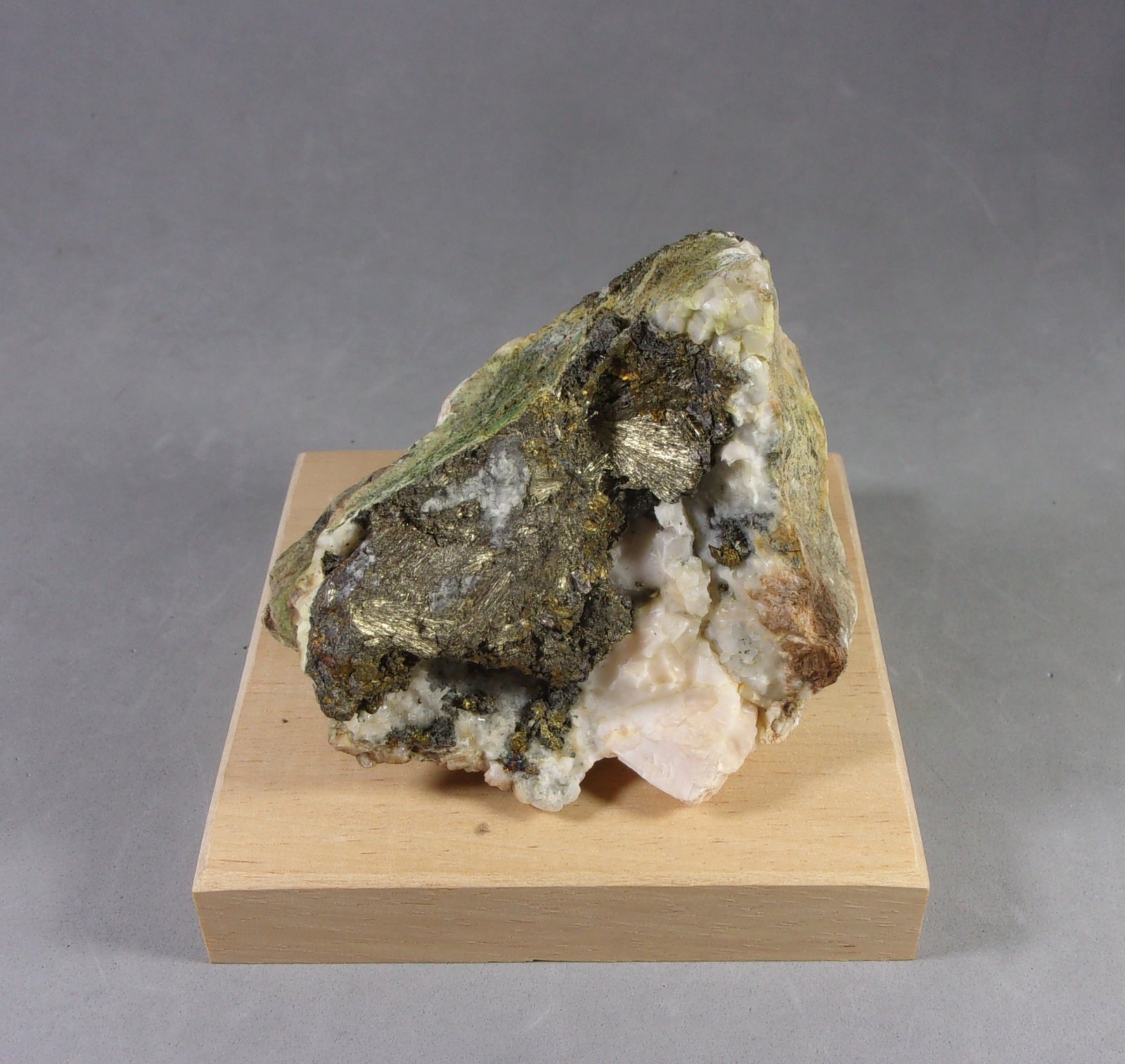 Millerita
7,2 x 6,2 x 5,3 cm.
(Autor: J. G. Alcolea)