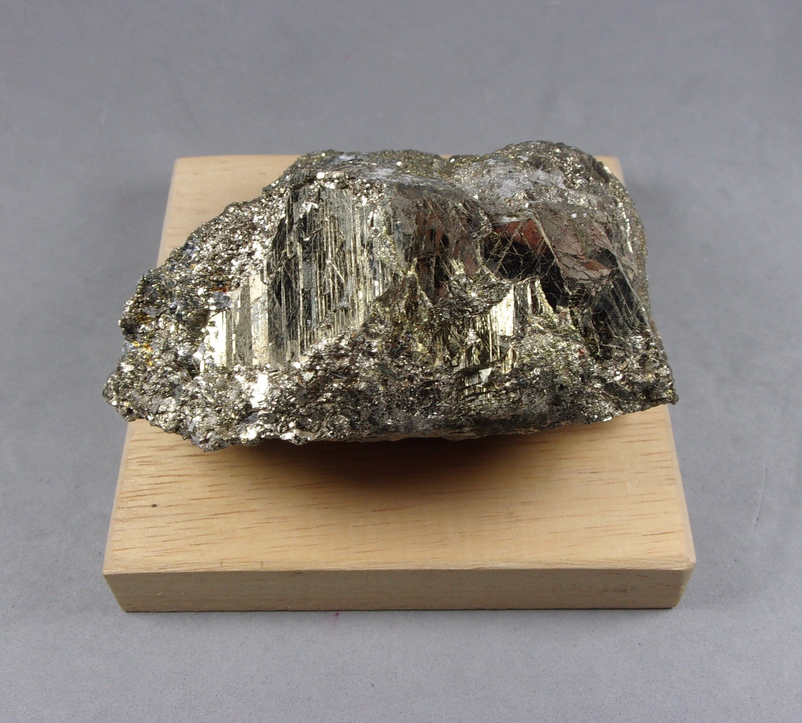 Millerita
7,5 x 7 x 3,5 cm.
(Autor: J. G. Alcolea)