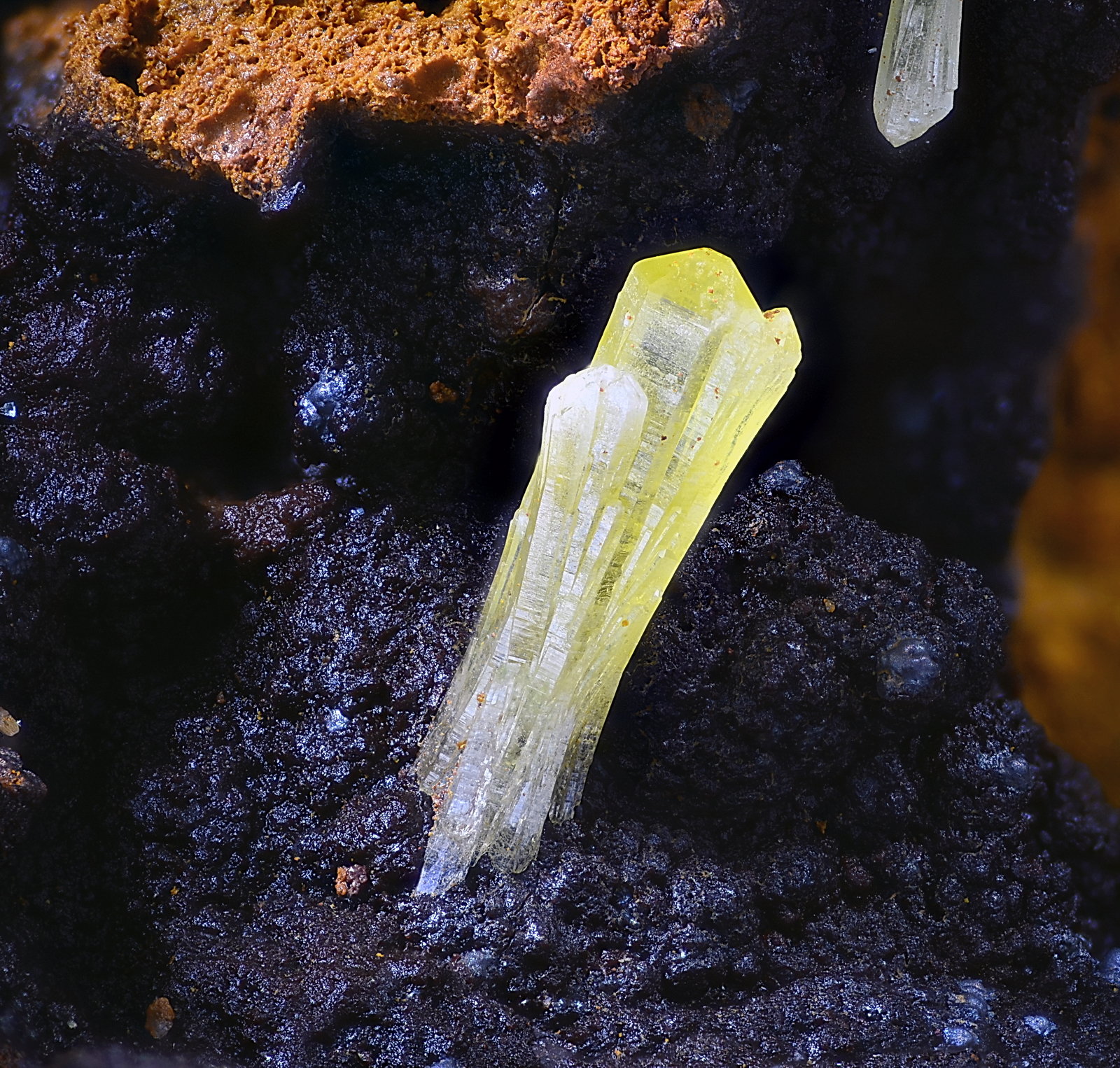 Mimetita
Campo de visión 4 mm.
(Autor: Juan Miguel)
