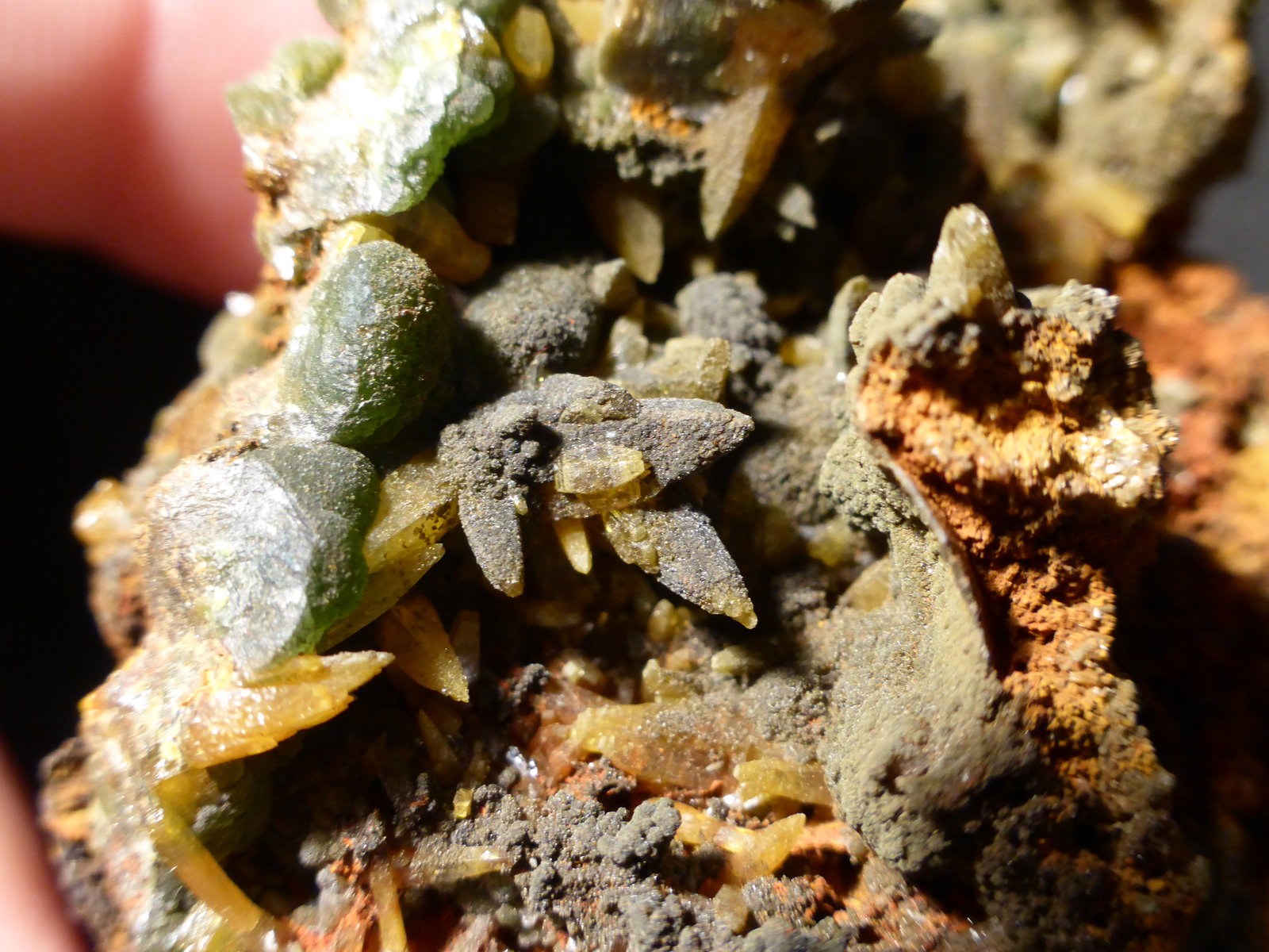 Mimetita sobre wulfenita
5,5x5 cm
(Autor: Ander Ispizua Juan)