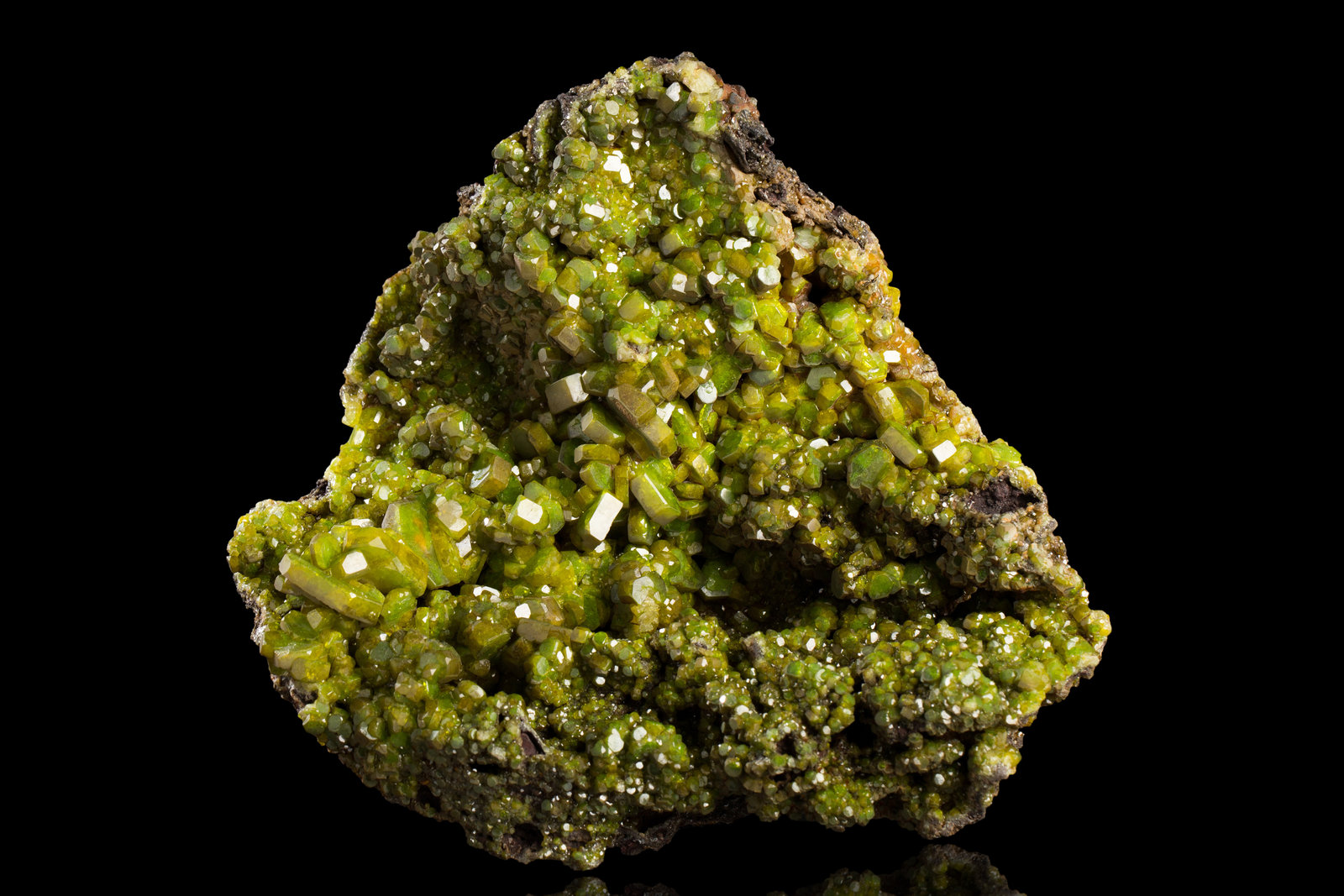Mimetita
16 x 19 x 11 cm / Cristal principal: 2.5 cm.
(Autor: Museo MIM)
