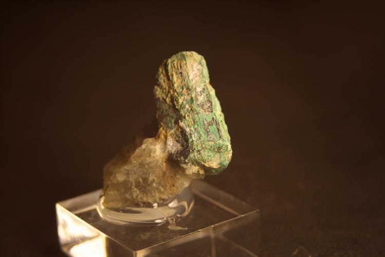 Bournonita
Tamaño del cristal 2,8 x 1,3 cm.
(Autor: minero1968)