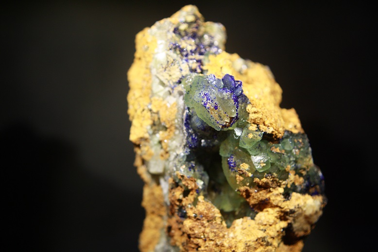 Azurita y calcita
8 x 5,5 cm.
(Autor: minero1968)