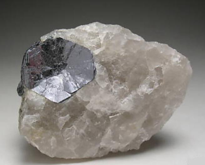 Molibdenita
4 x 3 x 2 cm
(Autor: Antonio Alcaide)